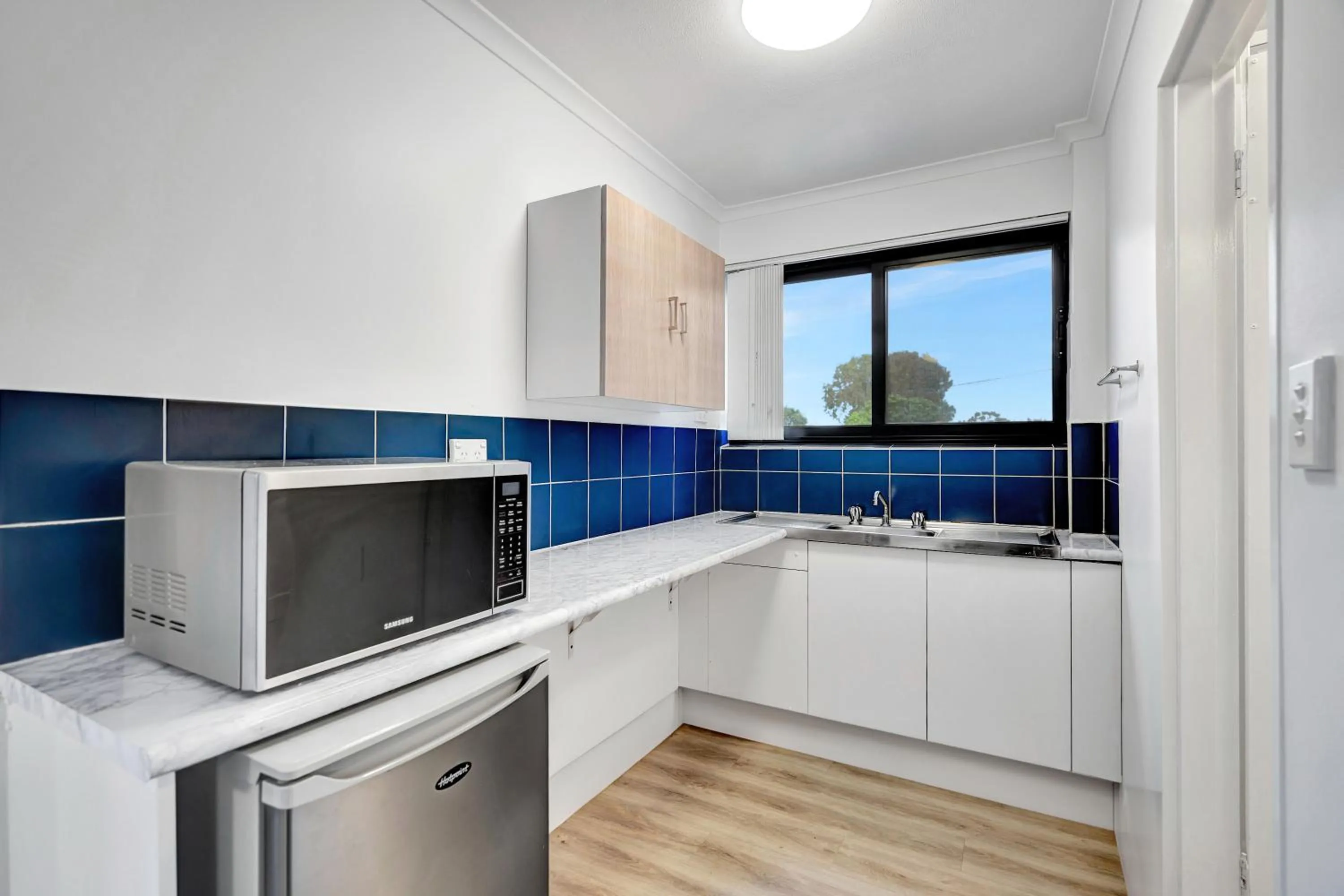 Kitchen or kitchenette in Montego Mermaid Beach Motel