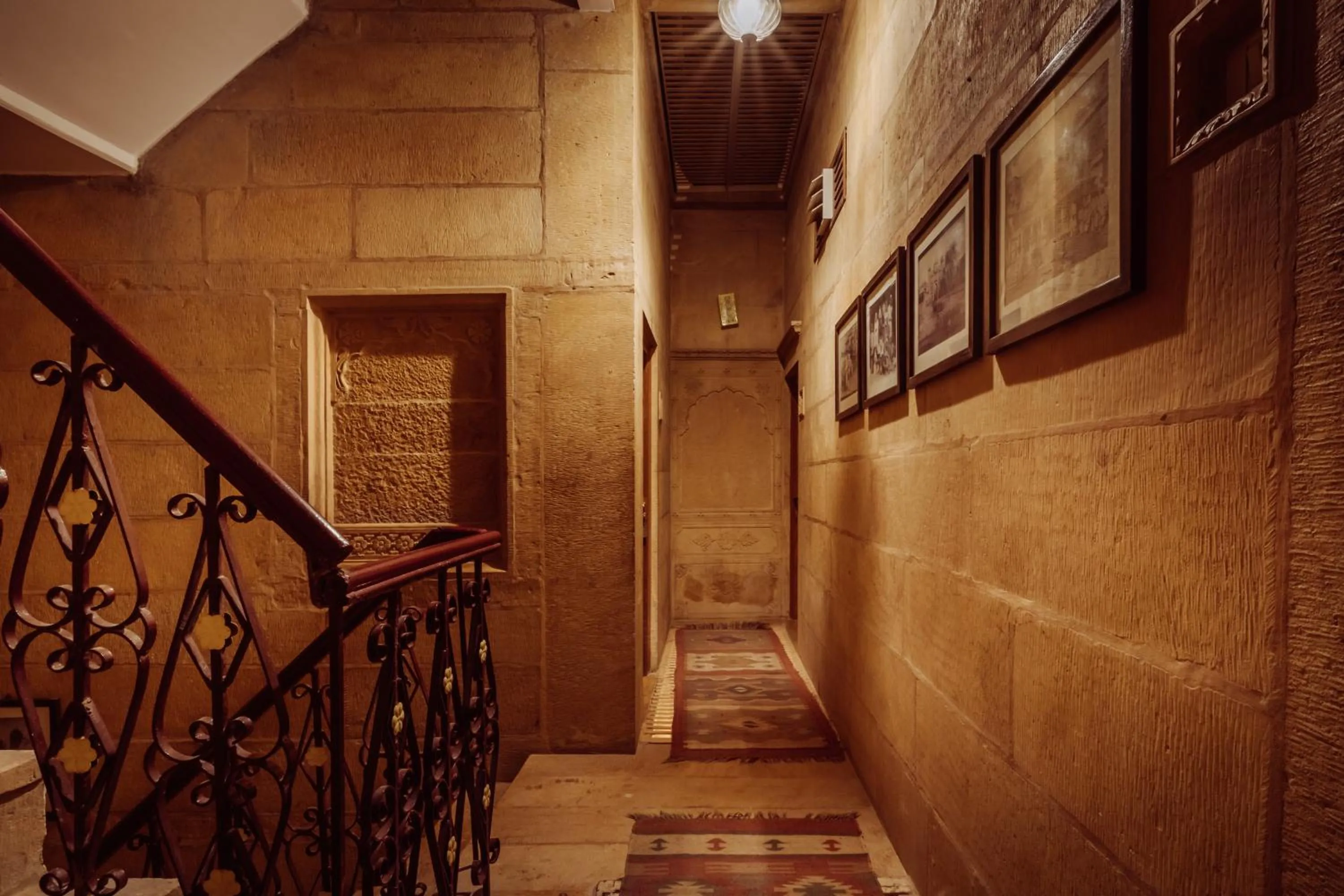 Text overlay in Hotel Fifu