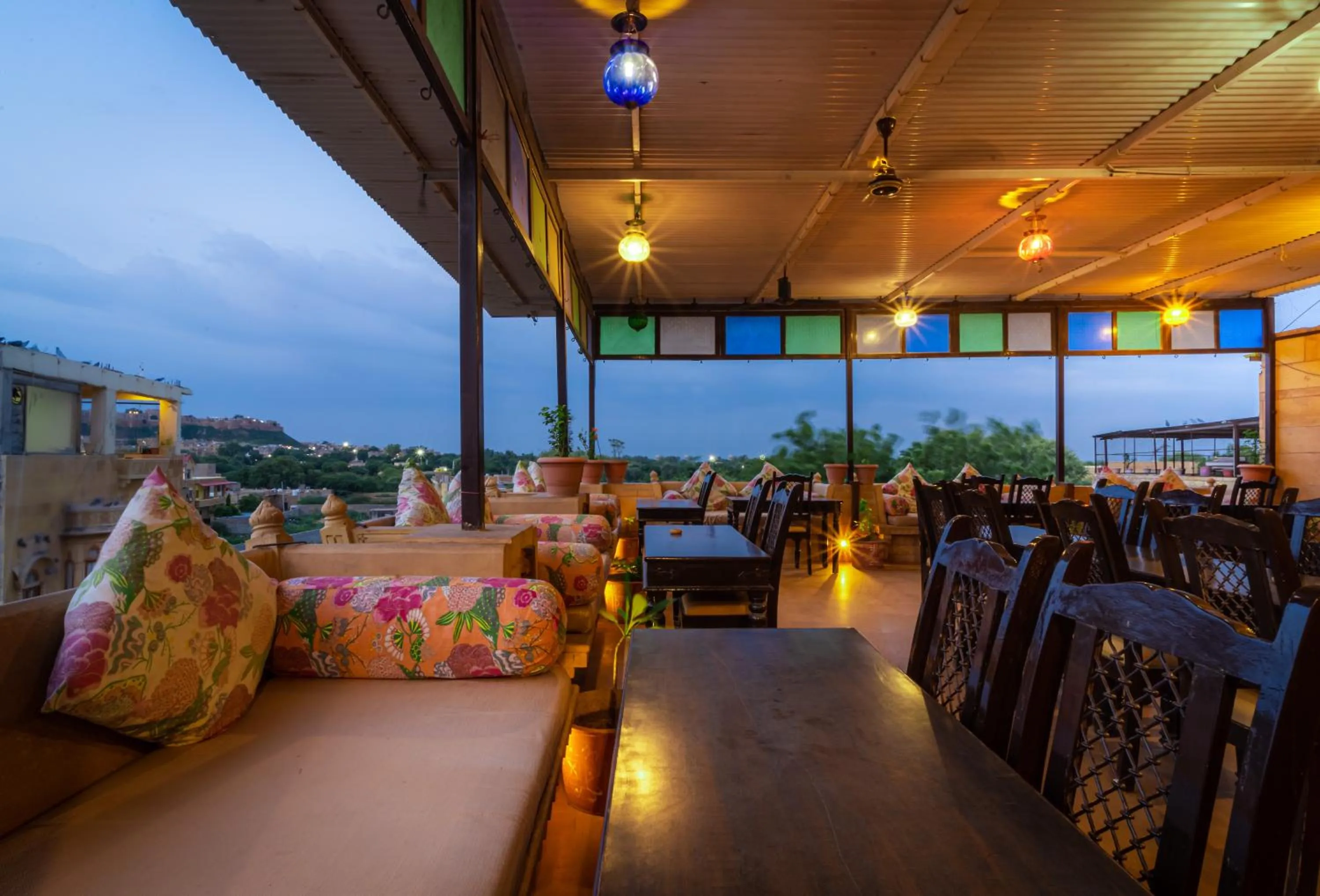 Restaurant/places to eat in Hotel Fifu