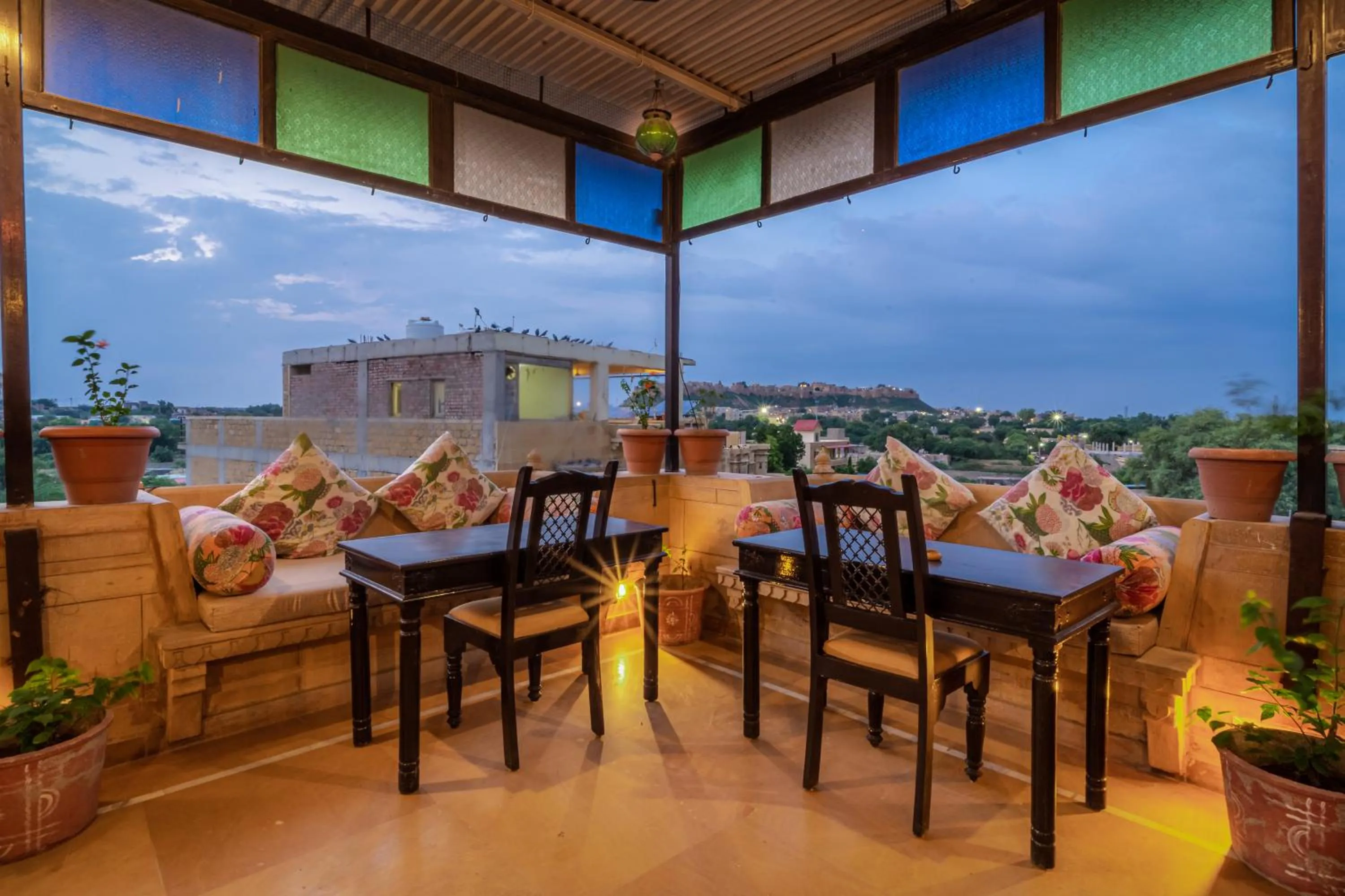 Restaurant/places to eat in Hotel Fifu