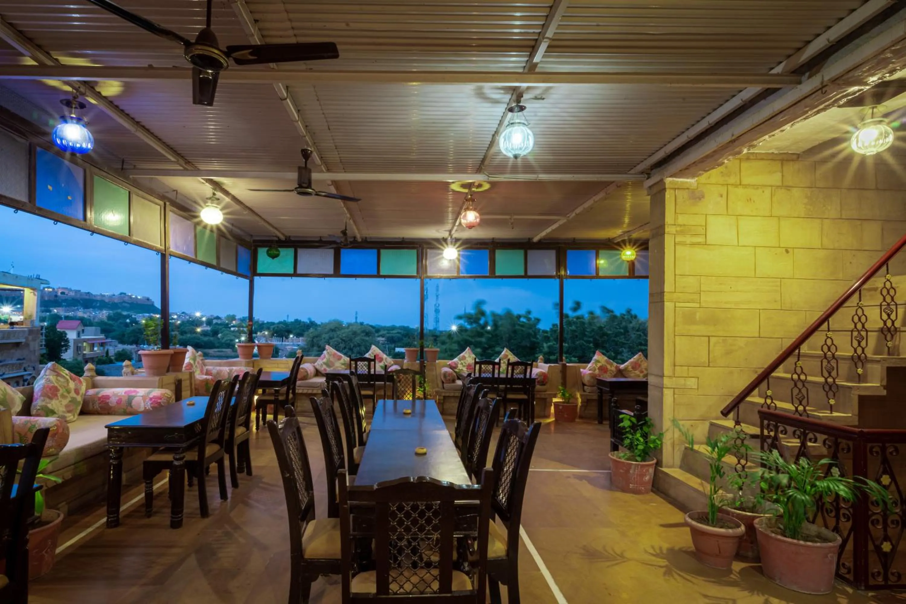 Restaurant/places to eat in Hotel Fifu