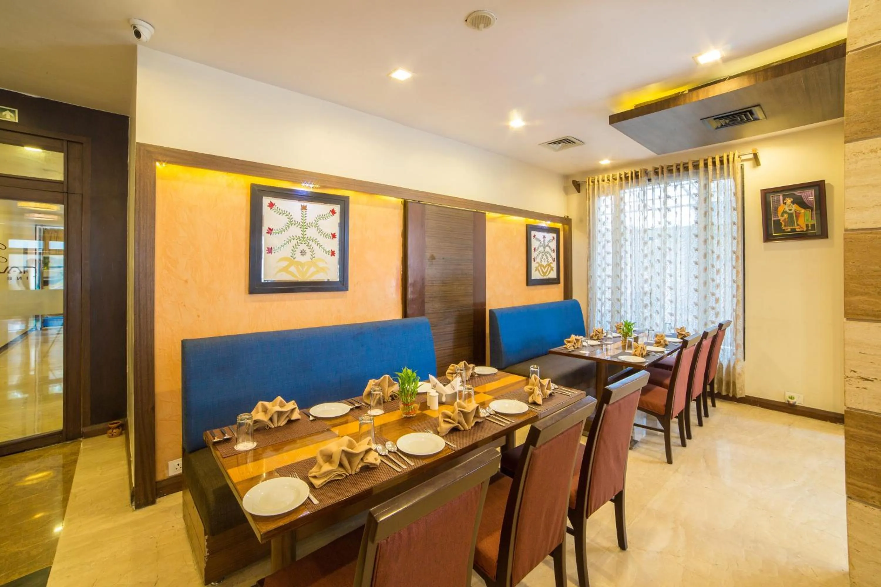 Restaurant/places to eat in Amantra Comfort Hotel