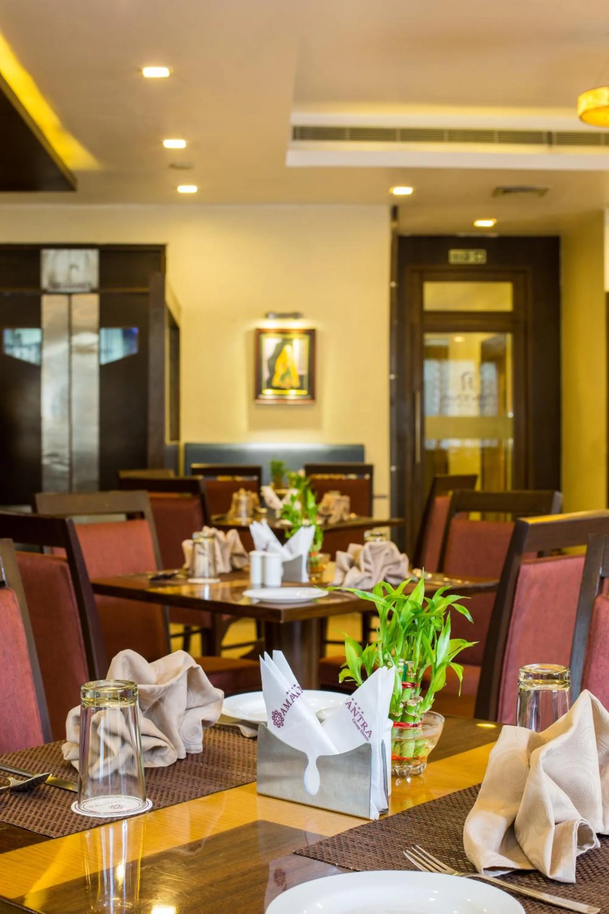 Restaurant/places to eat in Amantra Comfort Hotel