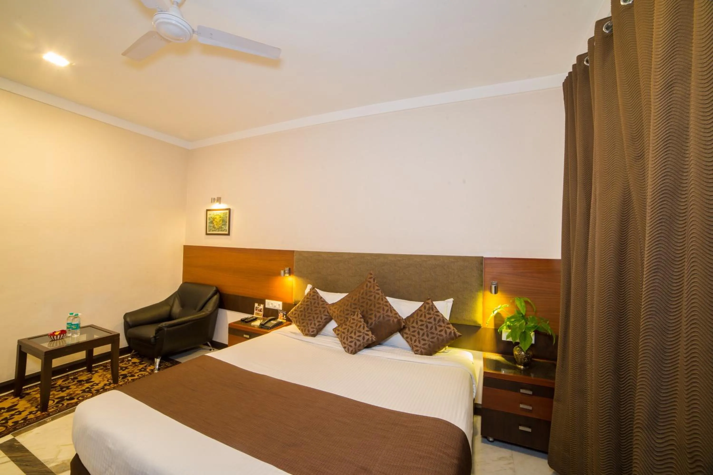 City view, Bed in Amantra Comfort Hotel