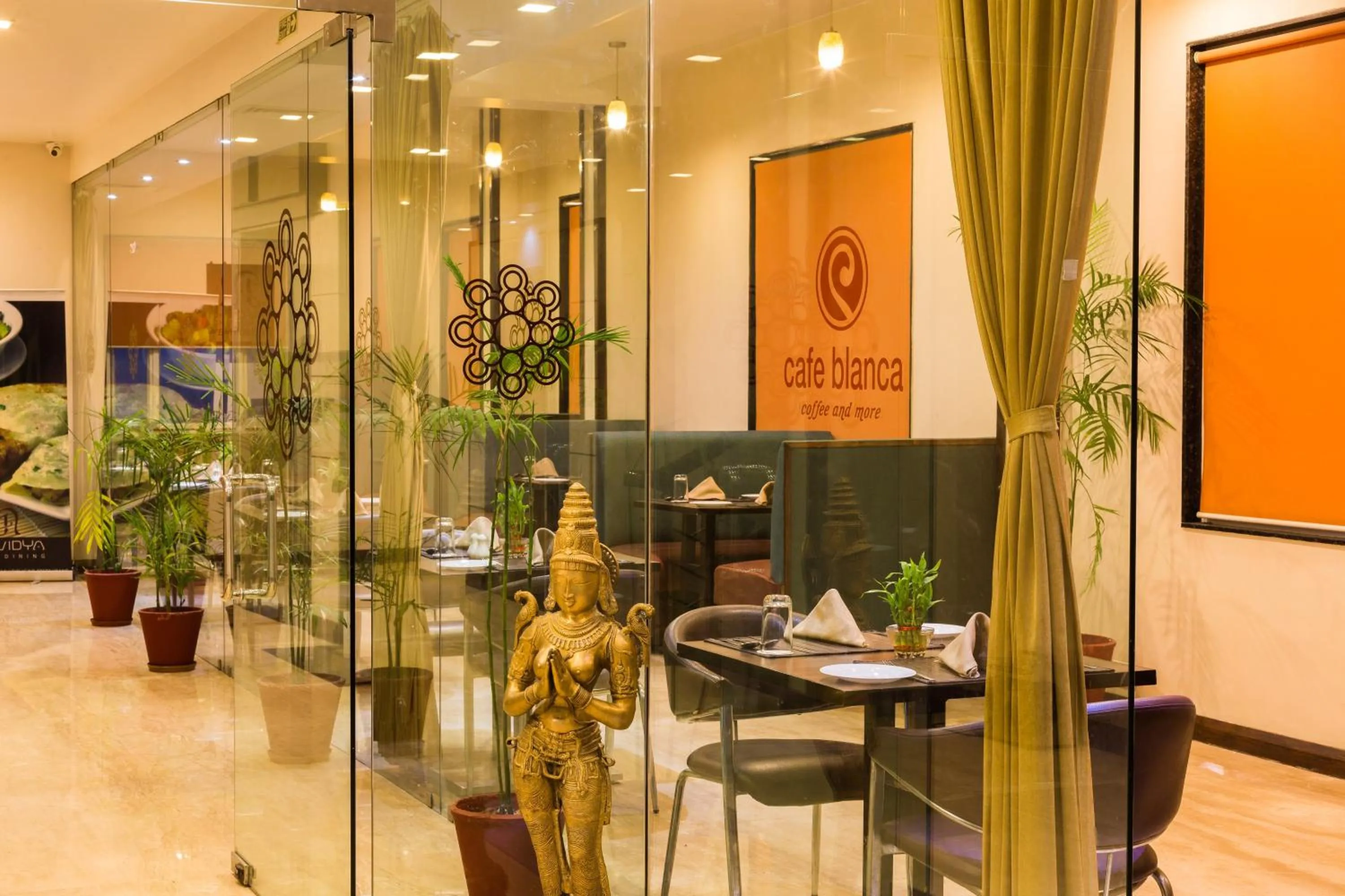 Restaurant/places to eat in Amantra Comfort Hotel