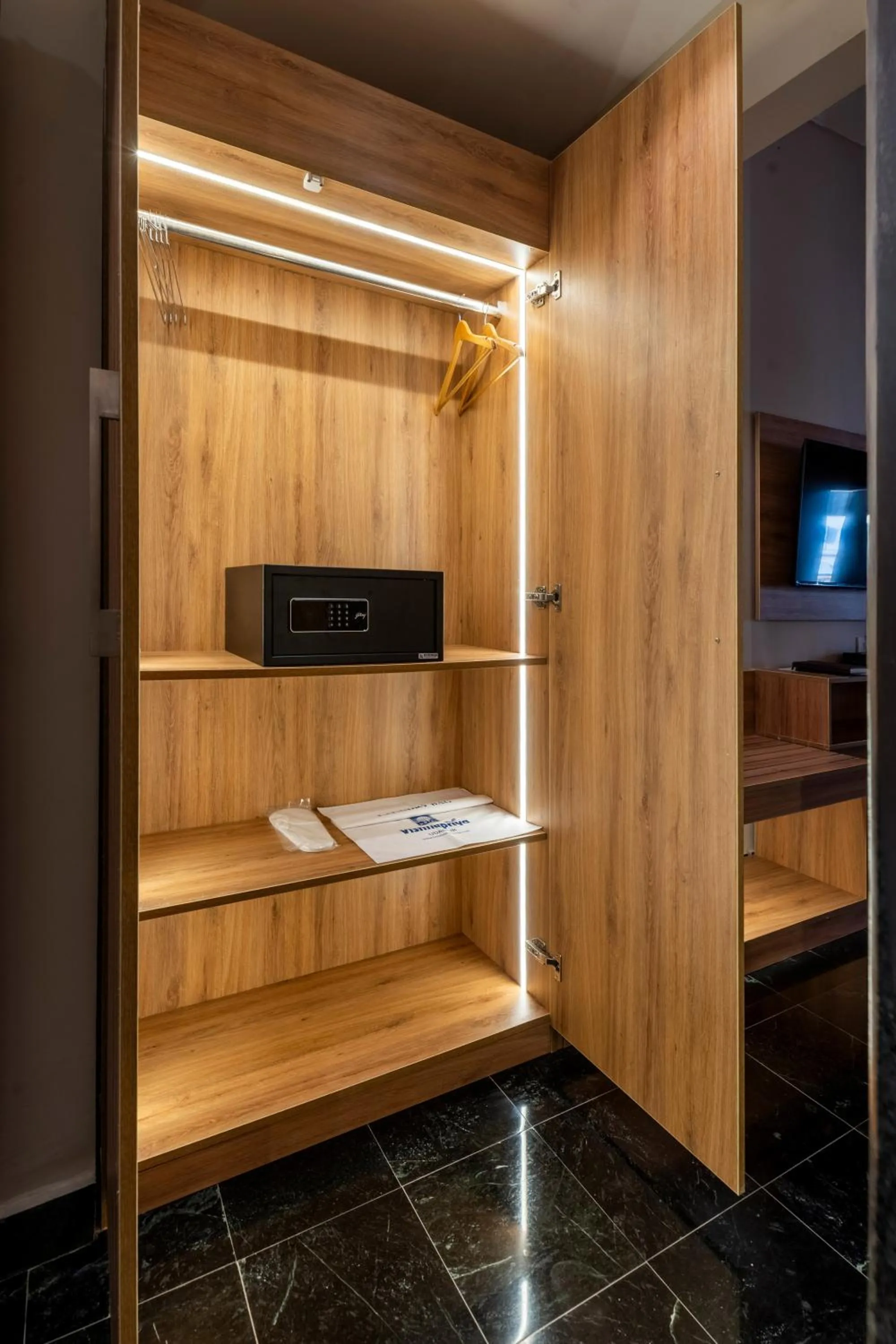 safe in ECKO Premier Vibrant