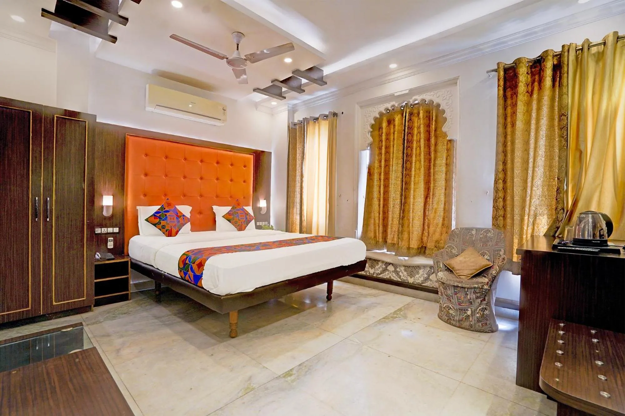 Hotel Mandiram Palace