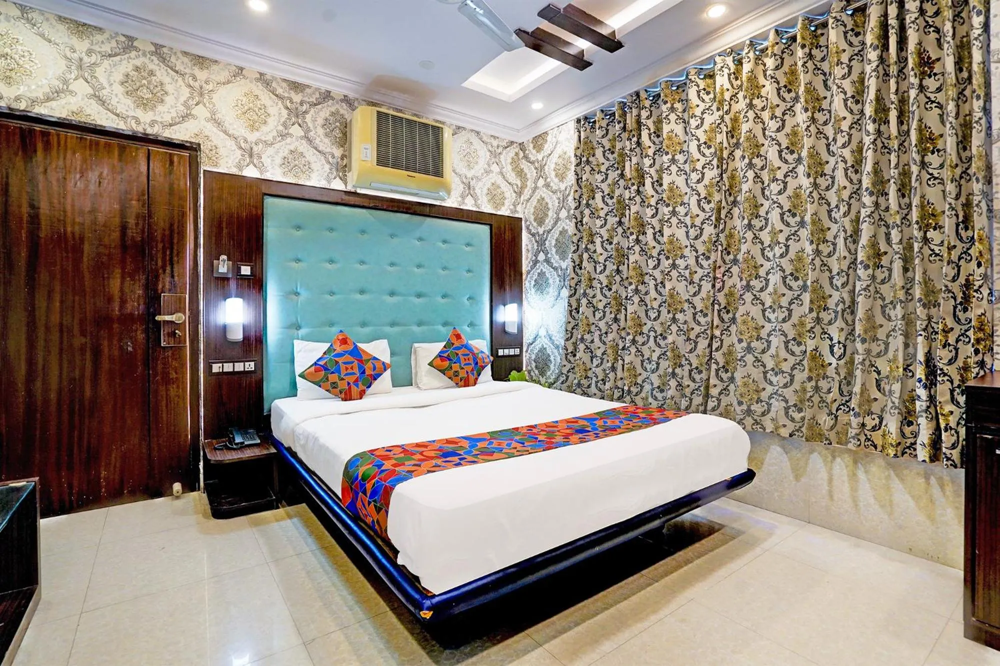 Standard Suite in Hotel Mandiram Palace