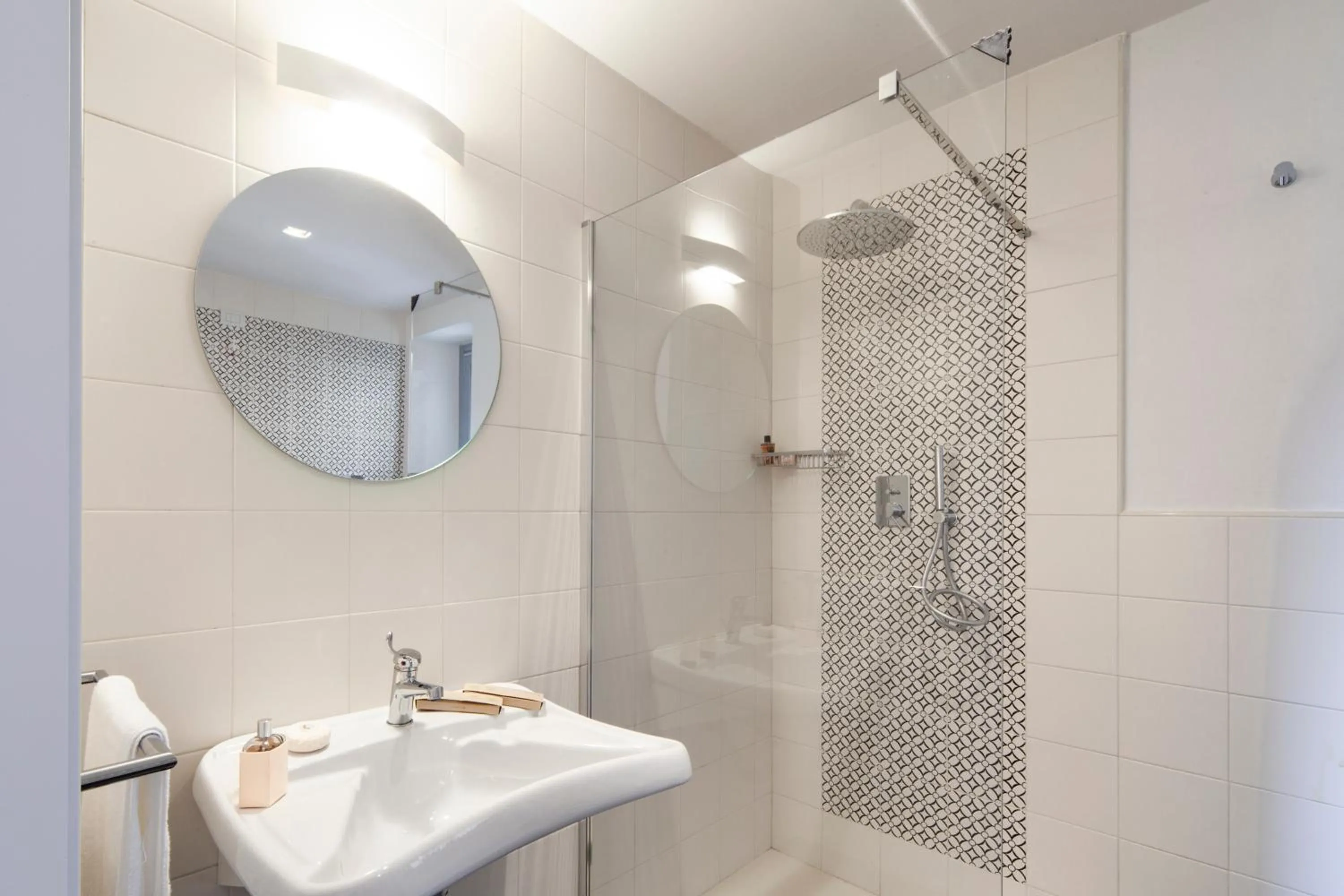 Shower in Borgo d'Orlando - Small Country Hotel