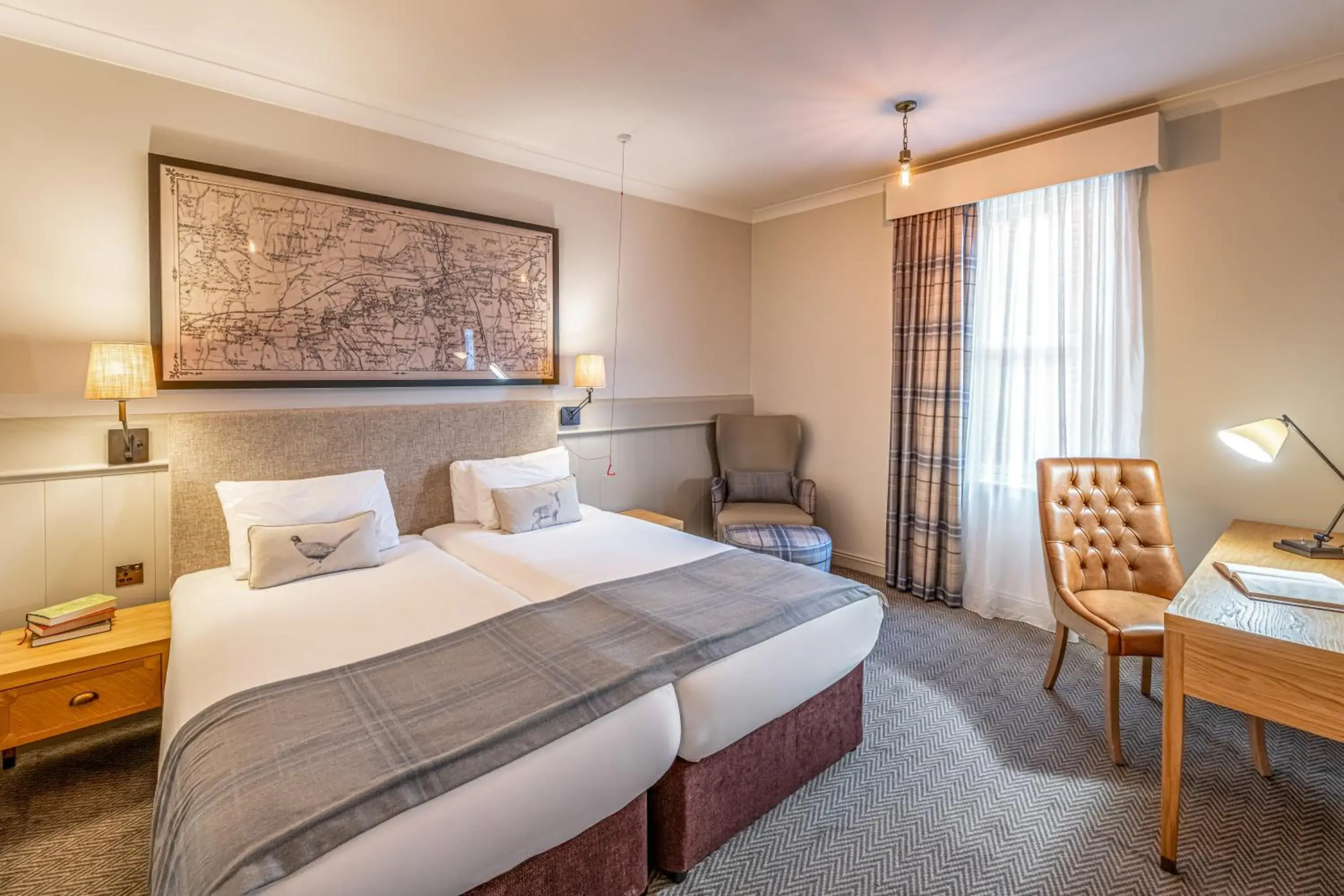 1 Double Bed Accessible in Wotton House 1 Double Bed Accessible in Wotton House