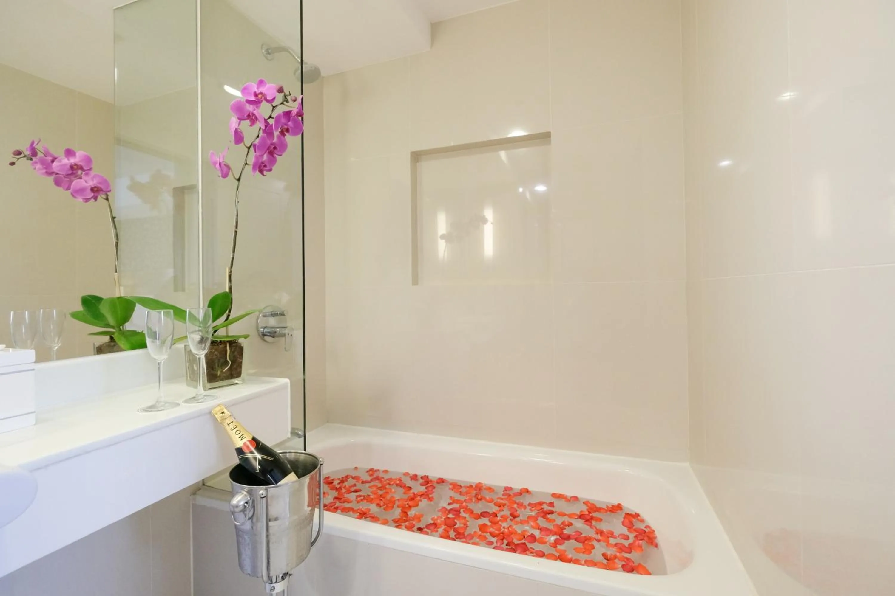 Bathroom in Quest Hotel & Conference Center Cebu