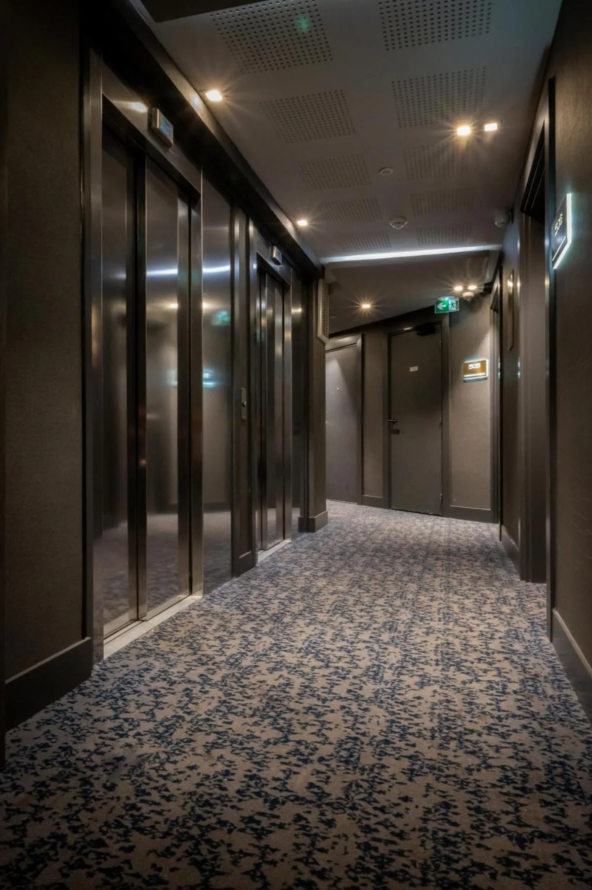 elevator in Nemea Appart Hotel Cannes Palais