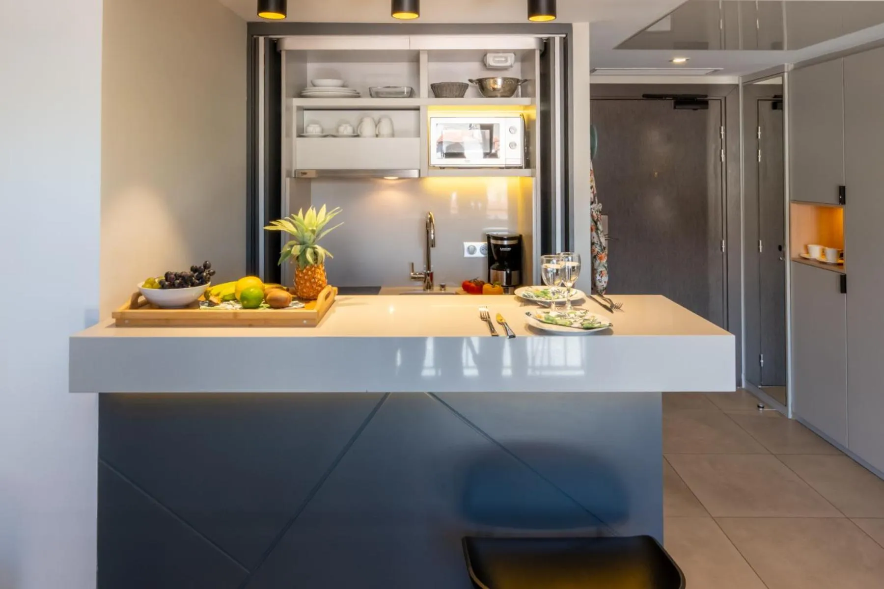Kitchen or kitchenette in Nemea Appart Hotel Cannes Palais