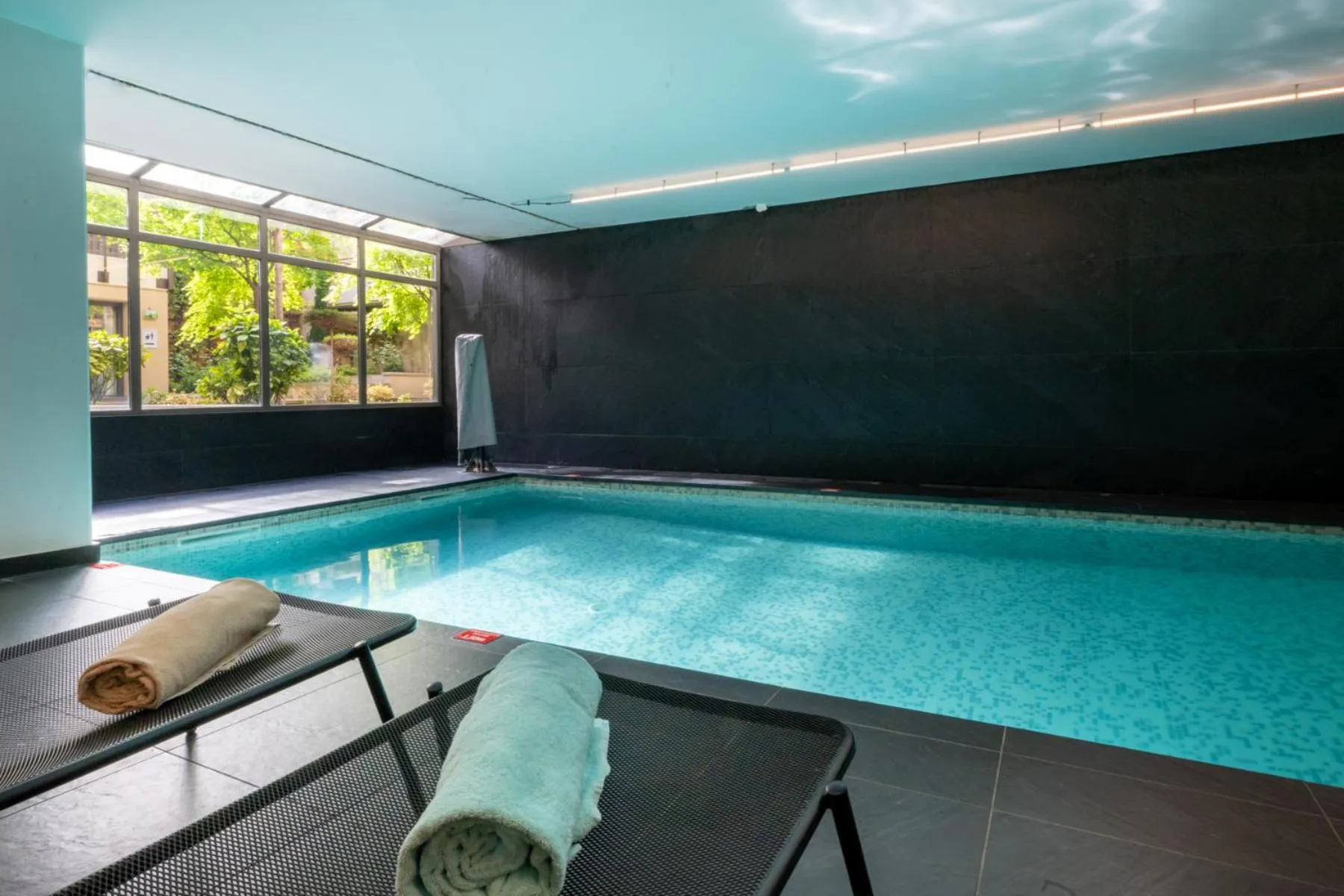 Swimming pool in Nemea Appart Hotel Cannes Palais