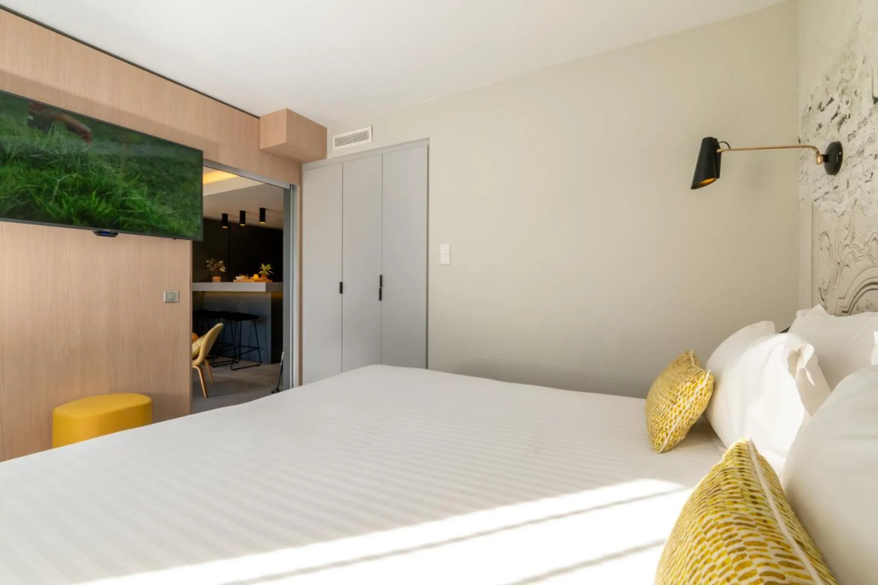 Photo of the whole room, Bed in Nemea Appart Hotel Cannes Palais