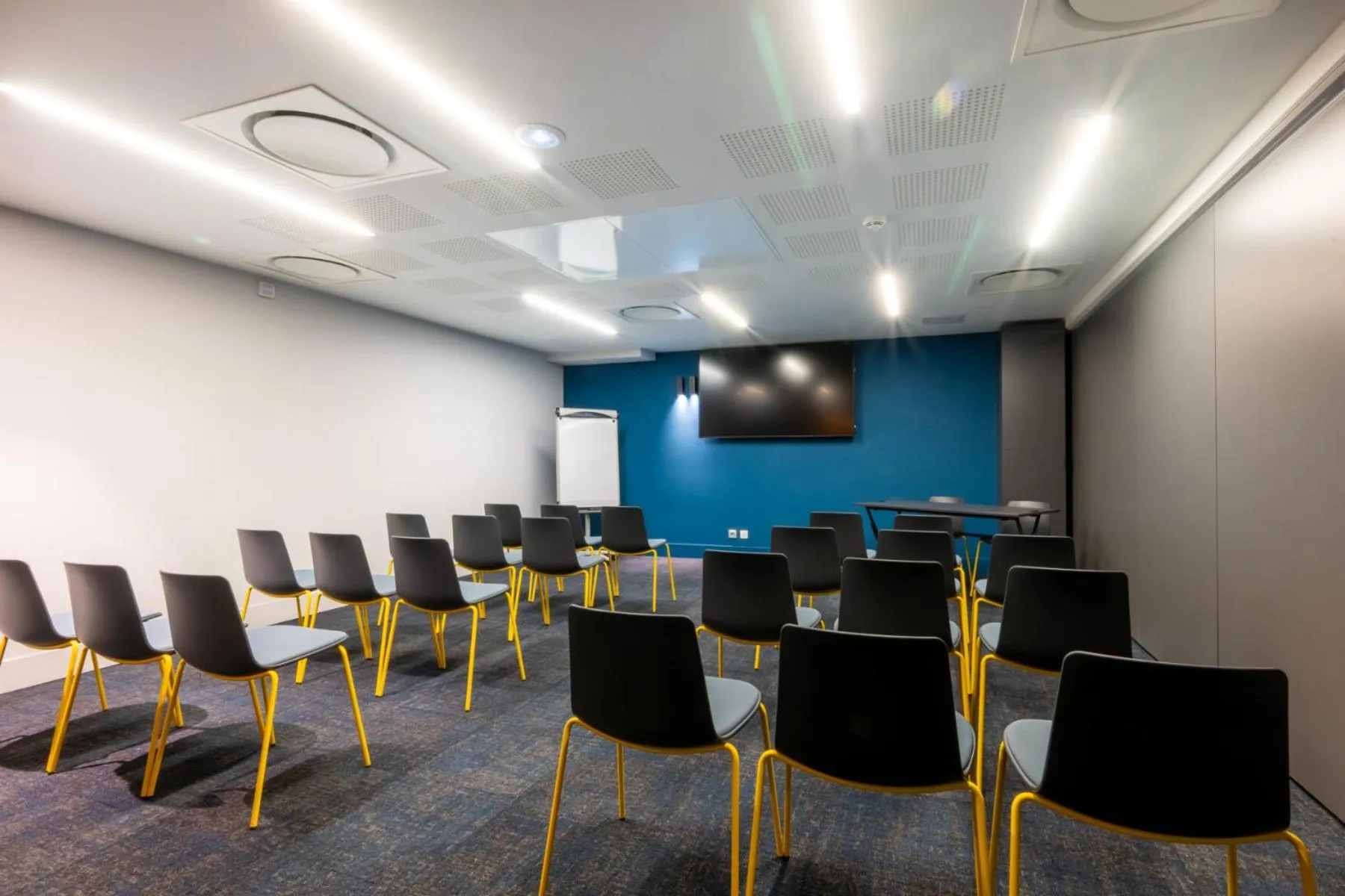 Meeting/conference room in Nemea Appart Hotel Cannes Palais