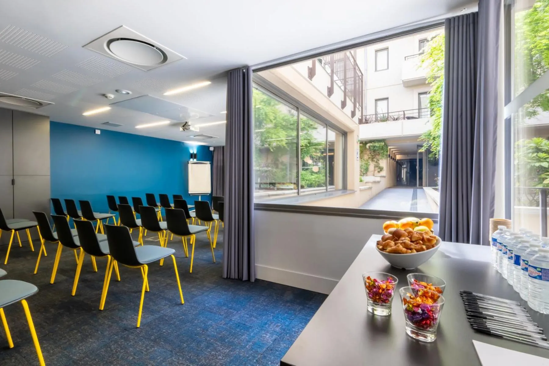 Meeting/conference room in Nemea Appart Hotel Cannes Palais