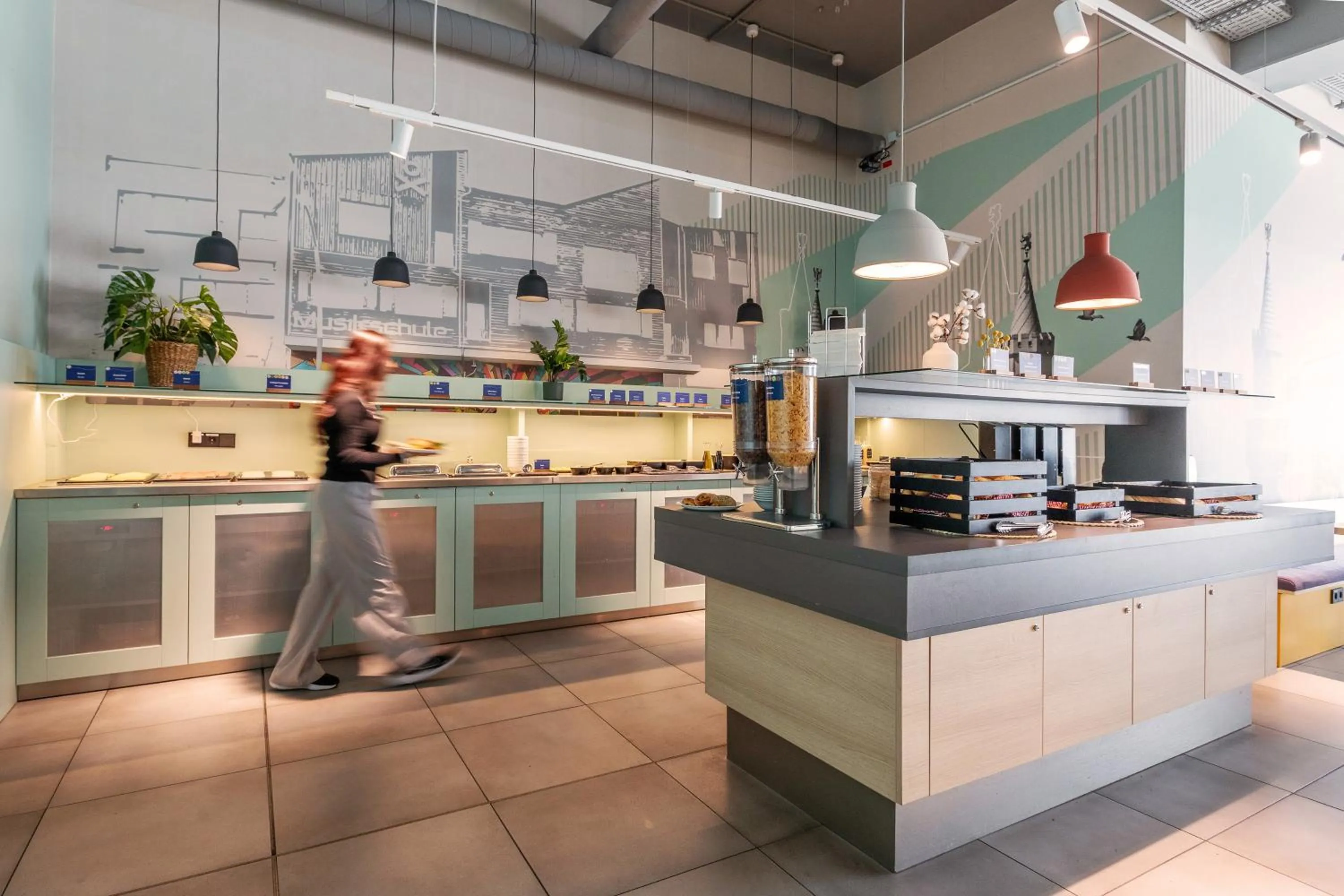 Breakfast in MEININGER Hotel Berlin Airport