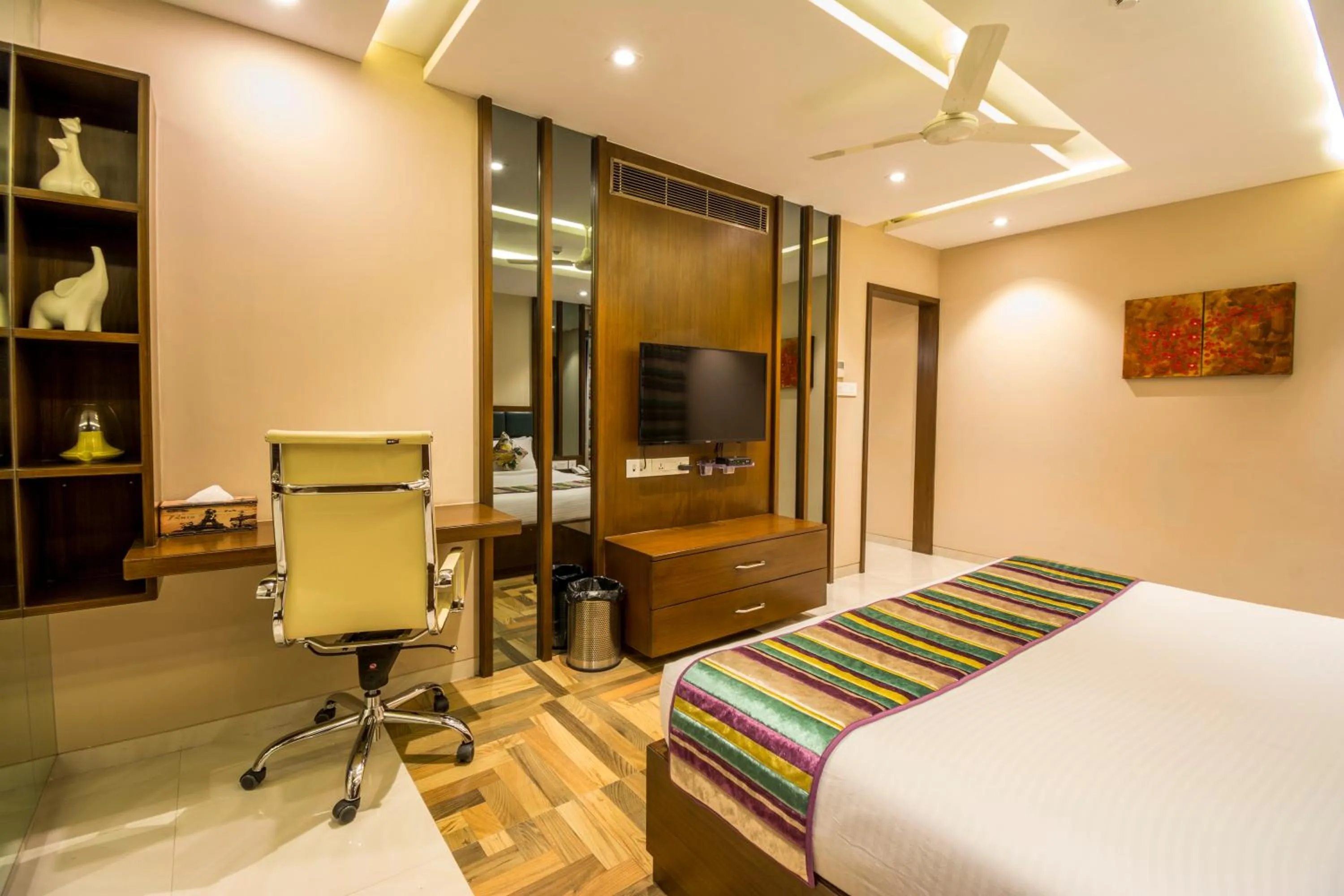 TV and multimedia, Bed in The Capital Hotel