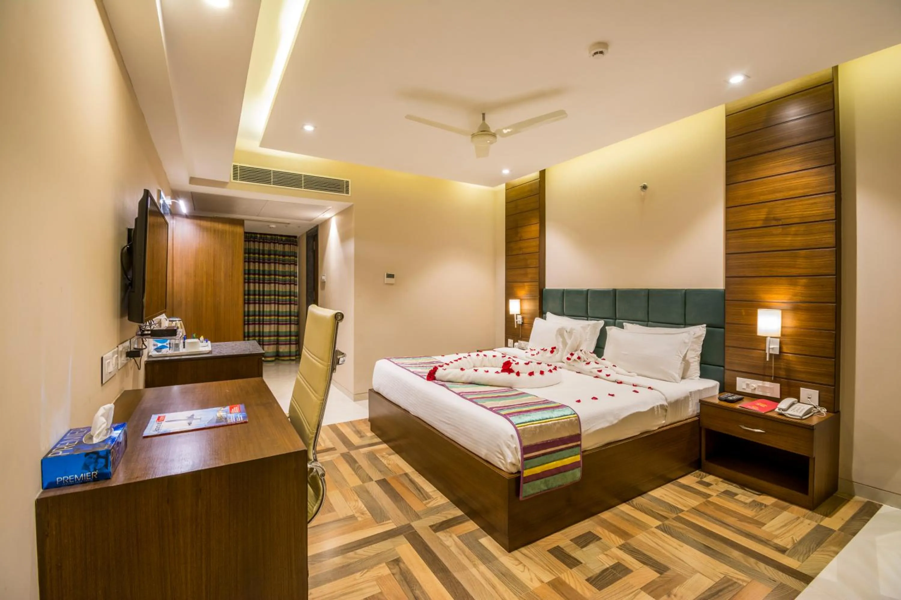 Bedroom, Bed in The Capital Hotel