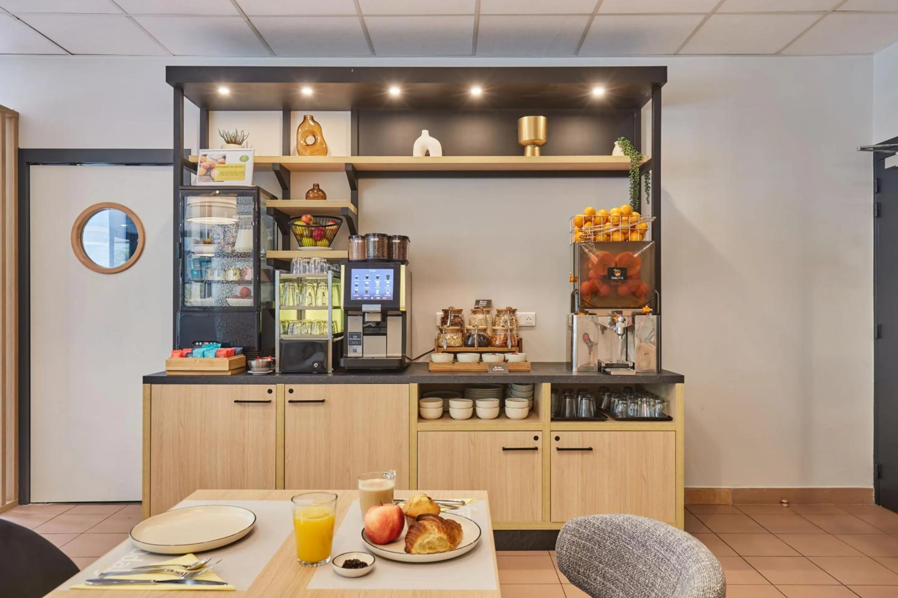 Breakfast in Appart Hotel Odalys City Aix en Provence Les Floridianes