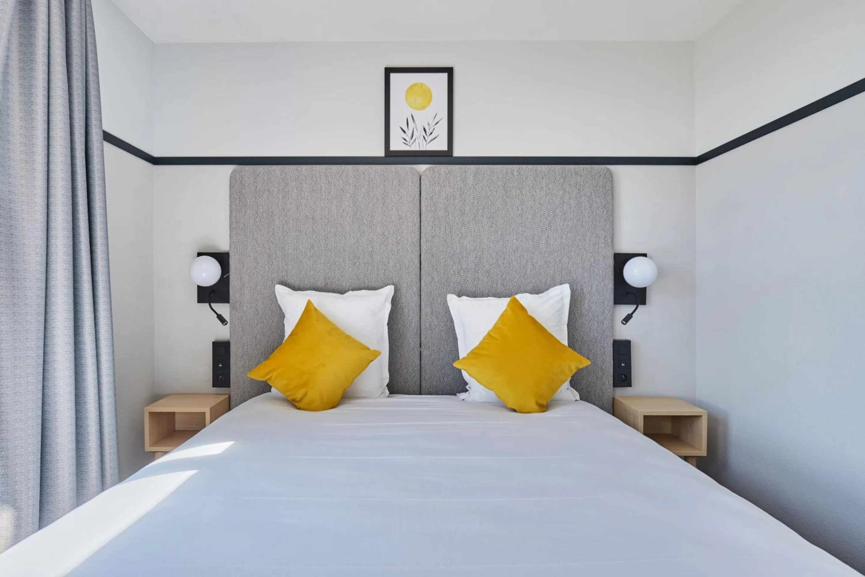 Bed in Appart Hotel Odalys City Aix en Provence Les Floridianes