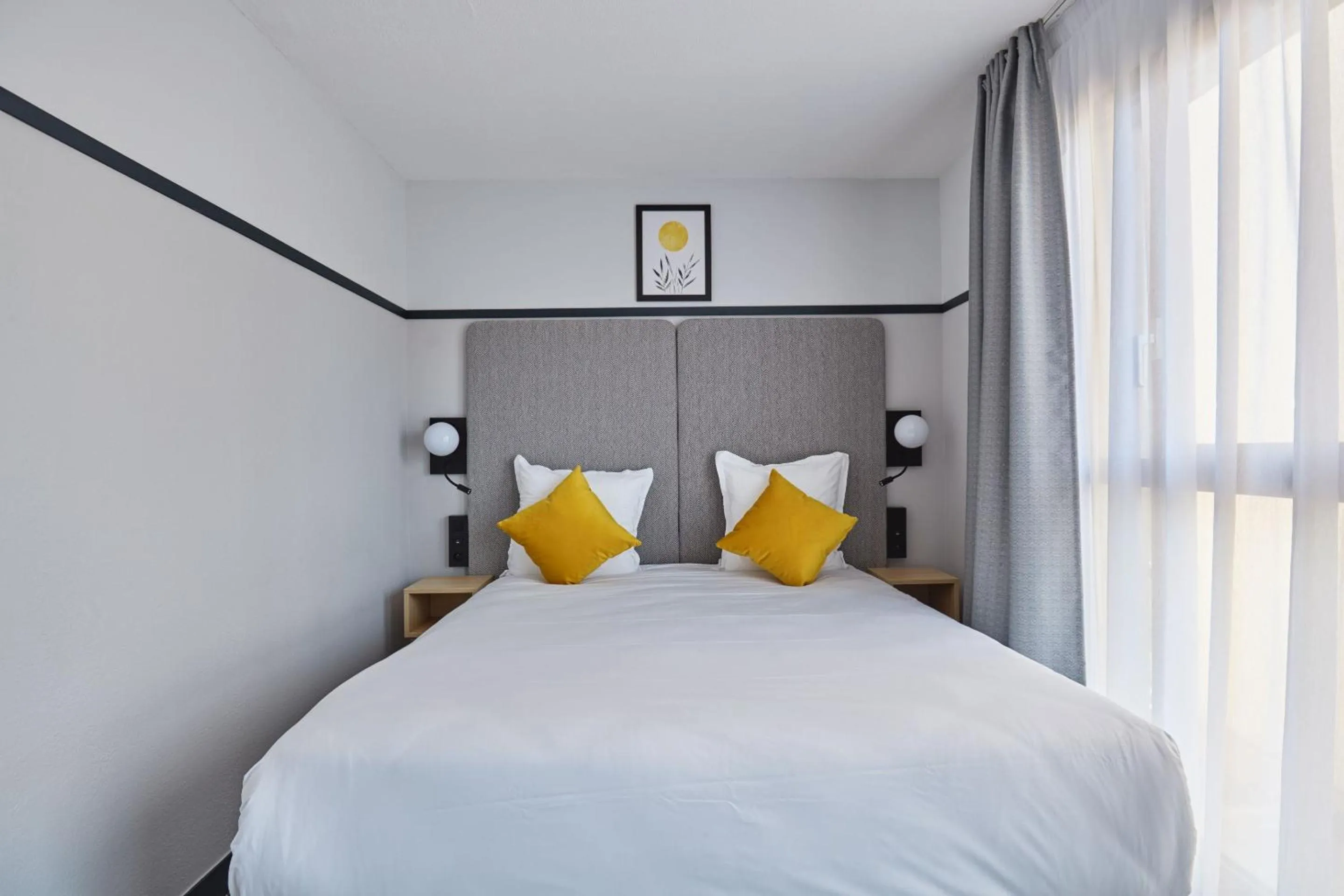 Bed in Appart Hotel Odalys City Aix en Provence Les Floridianes