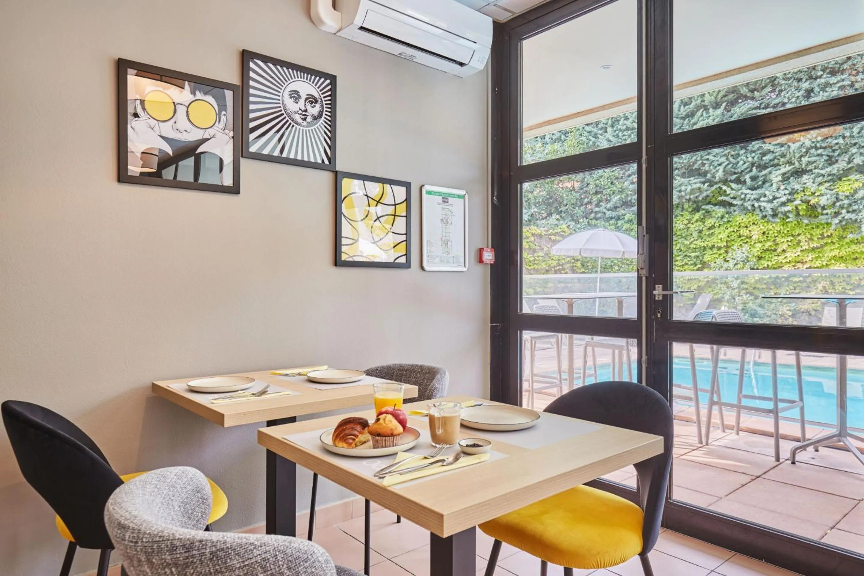 Buffet breakfast in Appart Hotel Odalys City Aix en Provence Les Floridianes