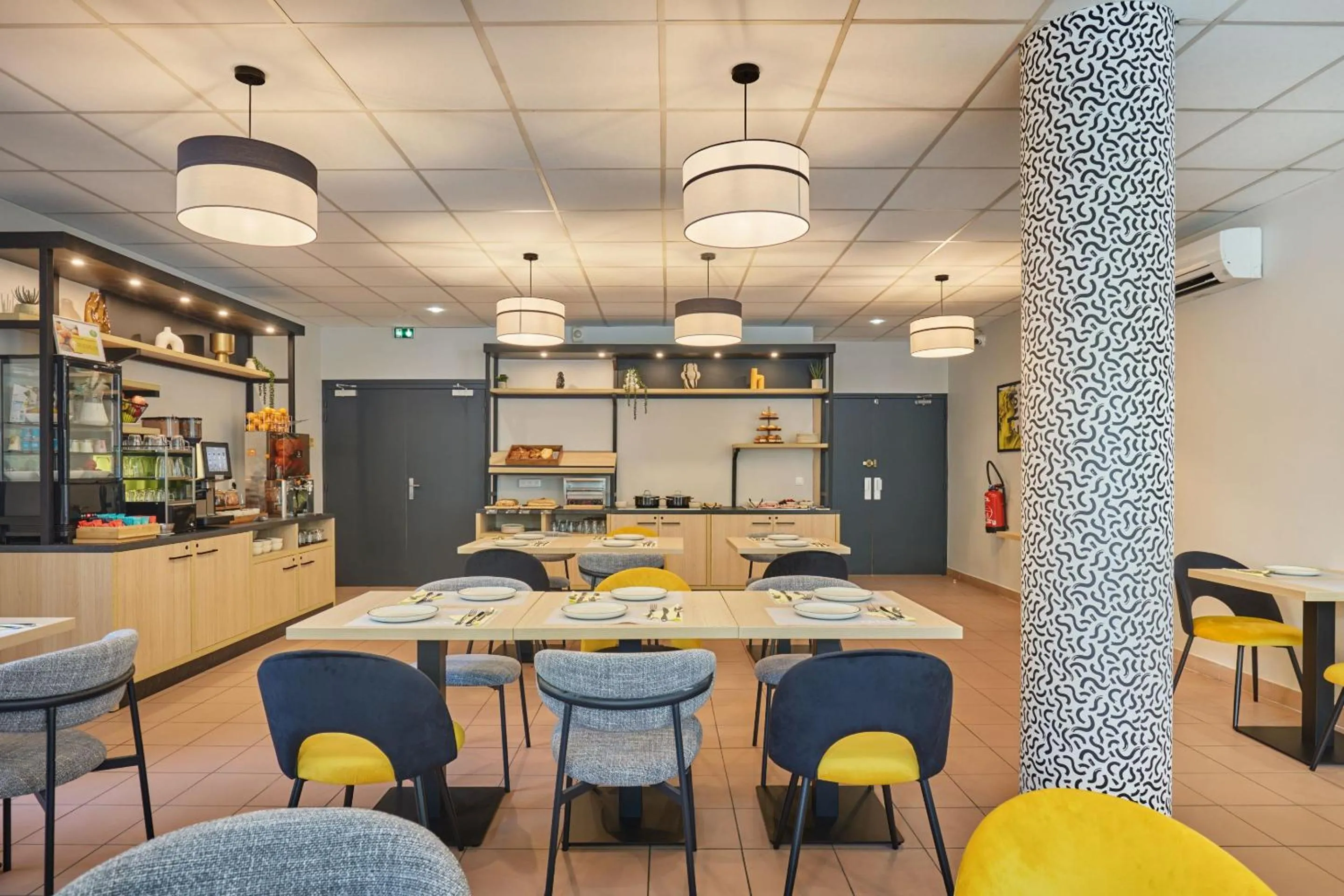 Buffet breakfast in Appart Hotel Odalys City Aix en Provence Les Floridianes