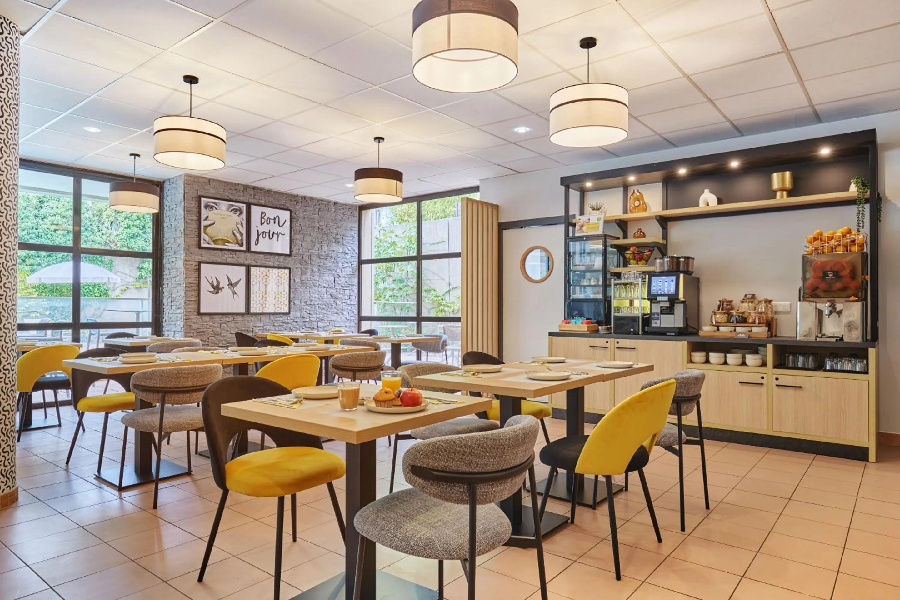 Buffet breakfast in Appart Hotel Odalys City Aix en Provence Les Floridianes