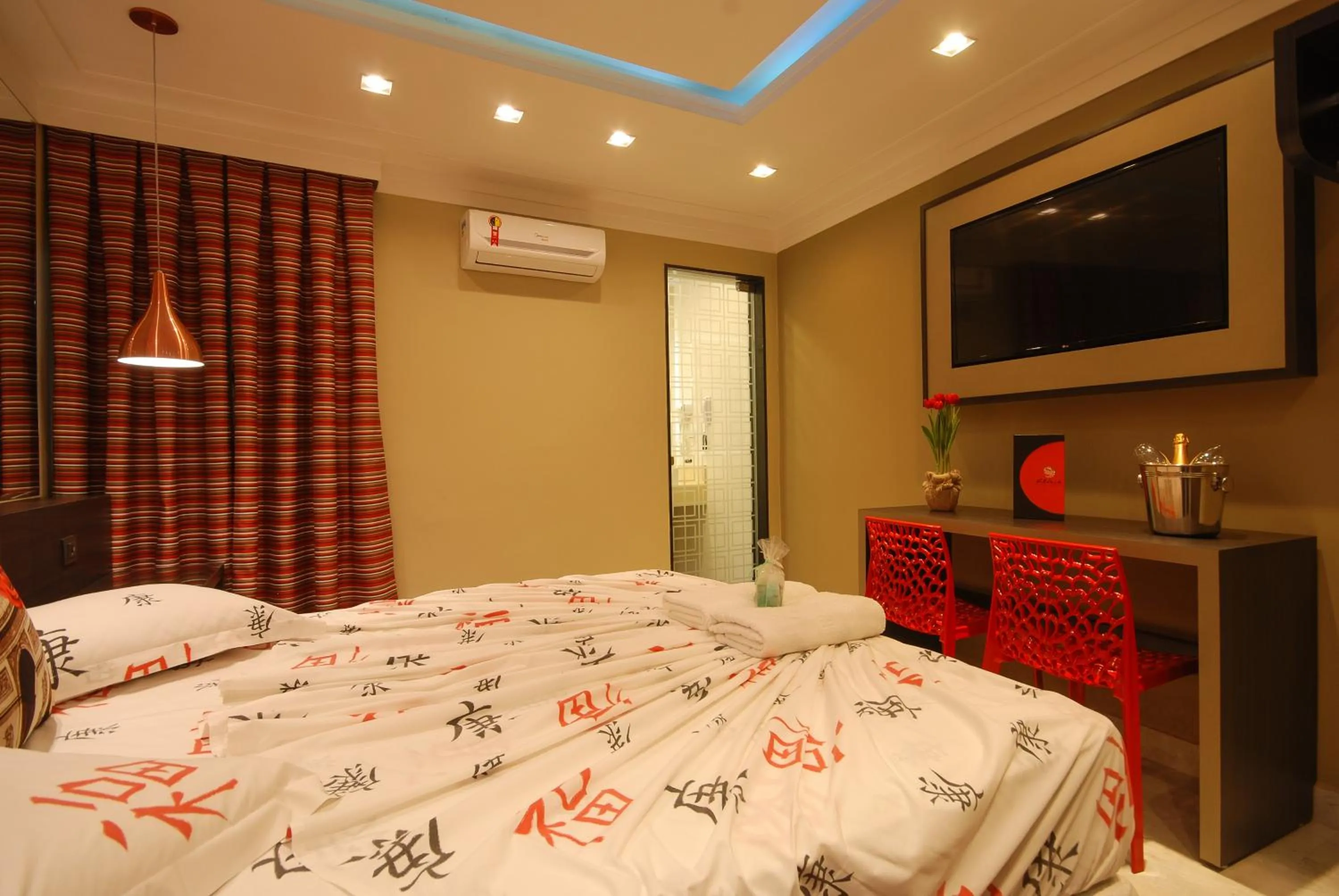 Bed in Glória Plaza Hotel (Adults Only)