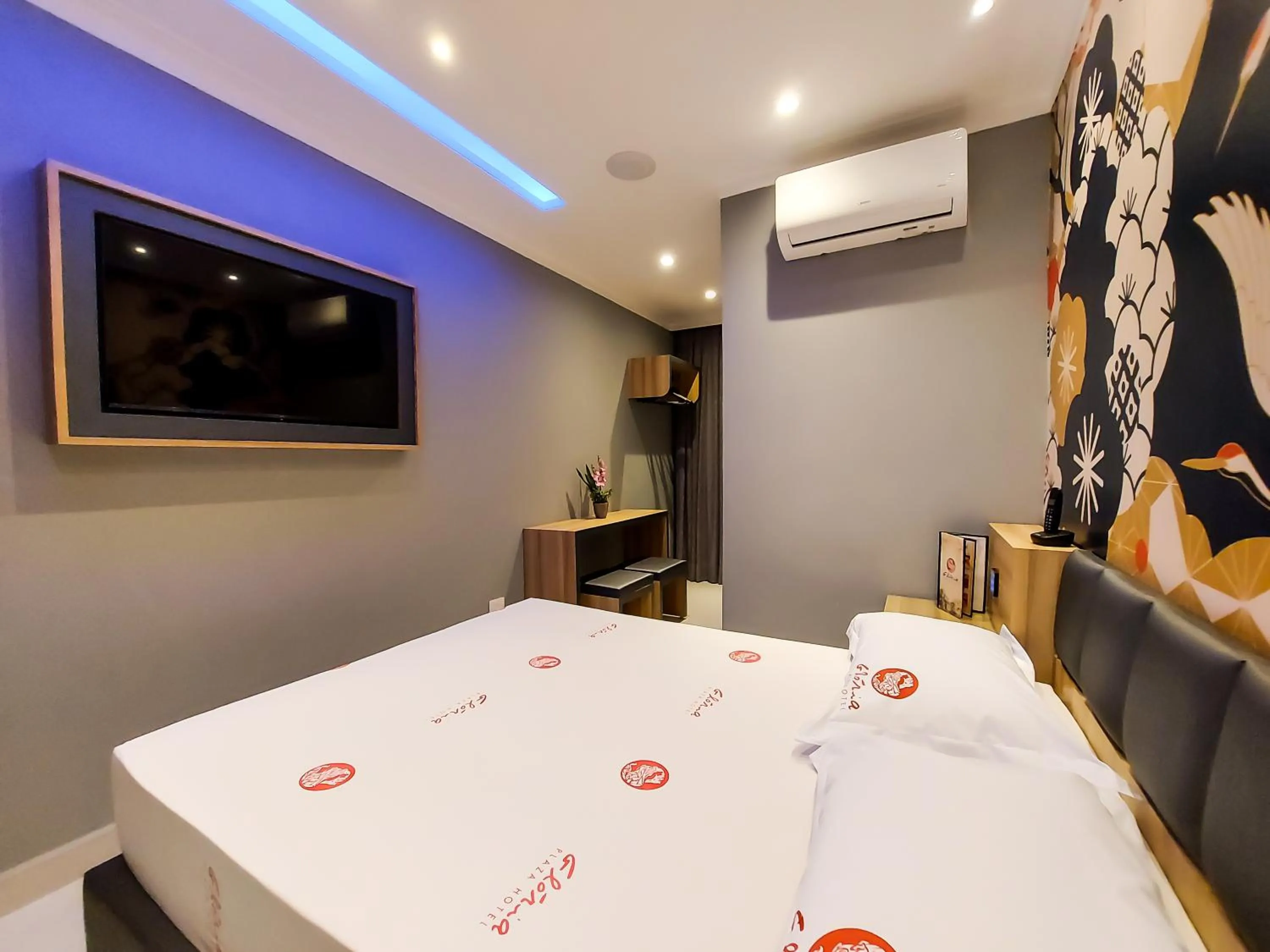 Bed in Glória Plaza Hotel (Adults Only)