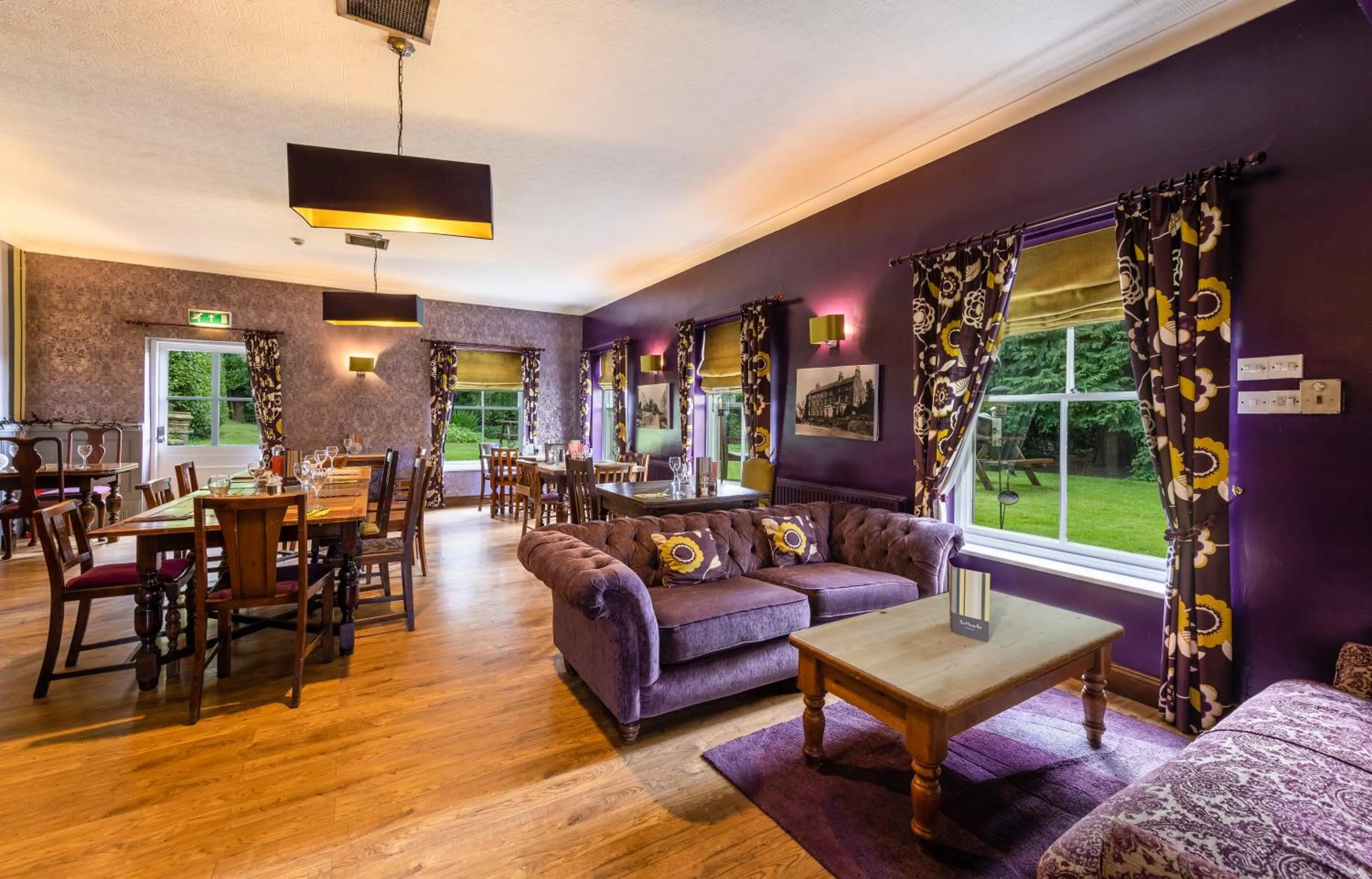 Restaurant/places to eat in Alston House Hotel