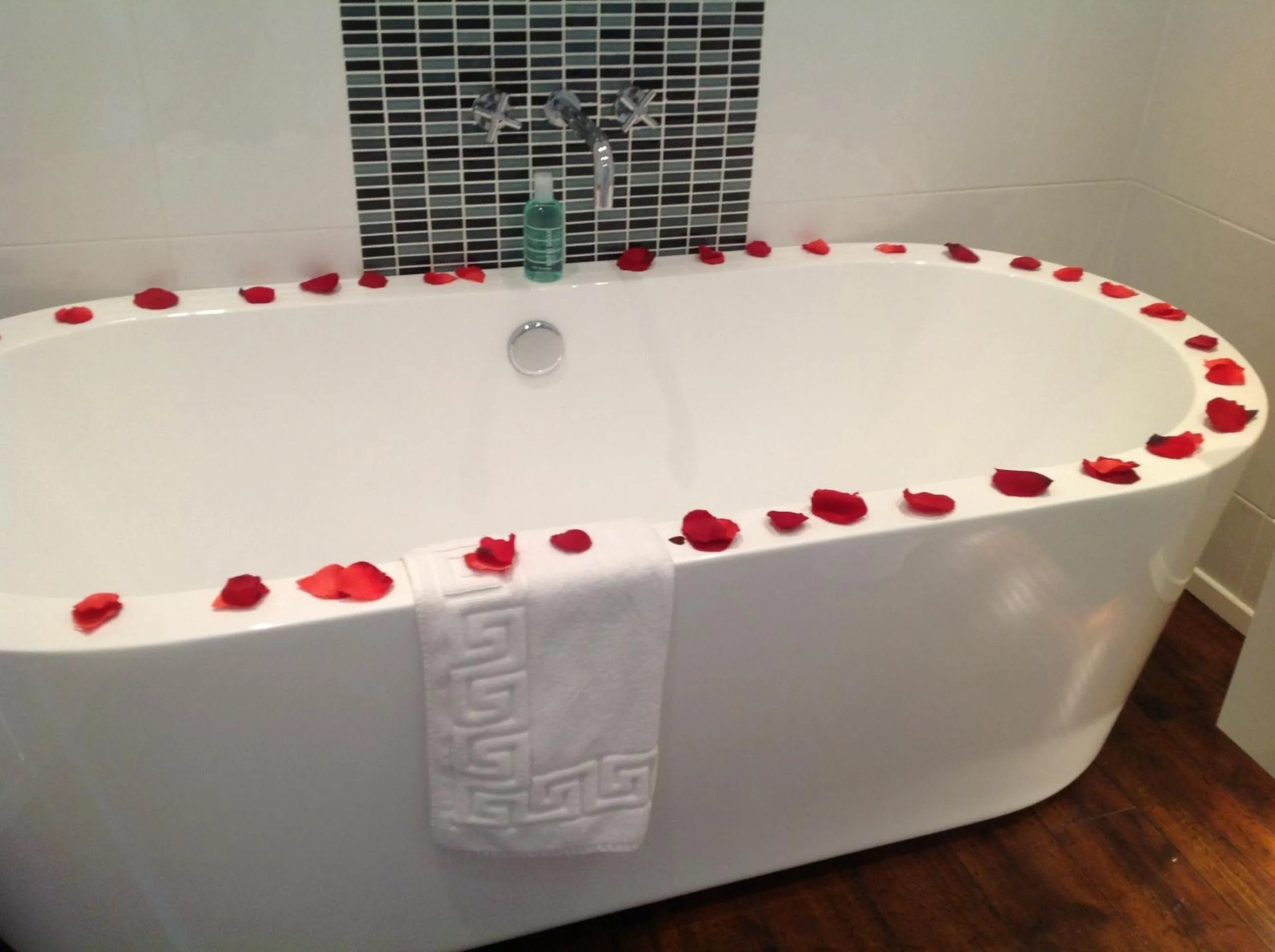 Bathroom in Alston House Hotel