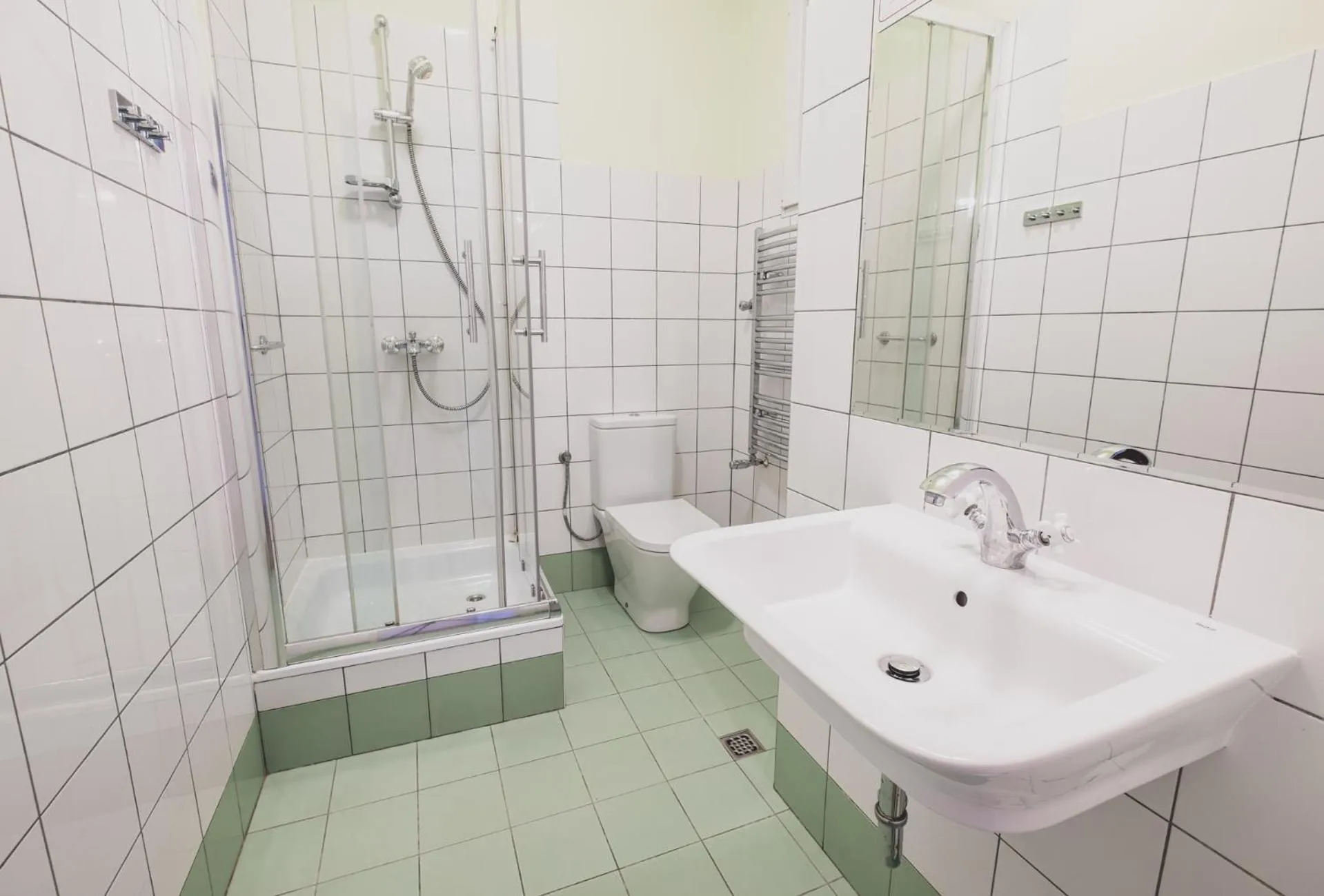 Shower in Cybulskiego Guest Rooms