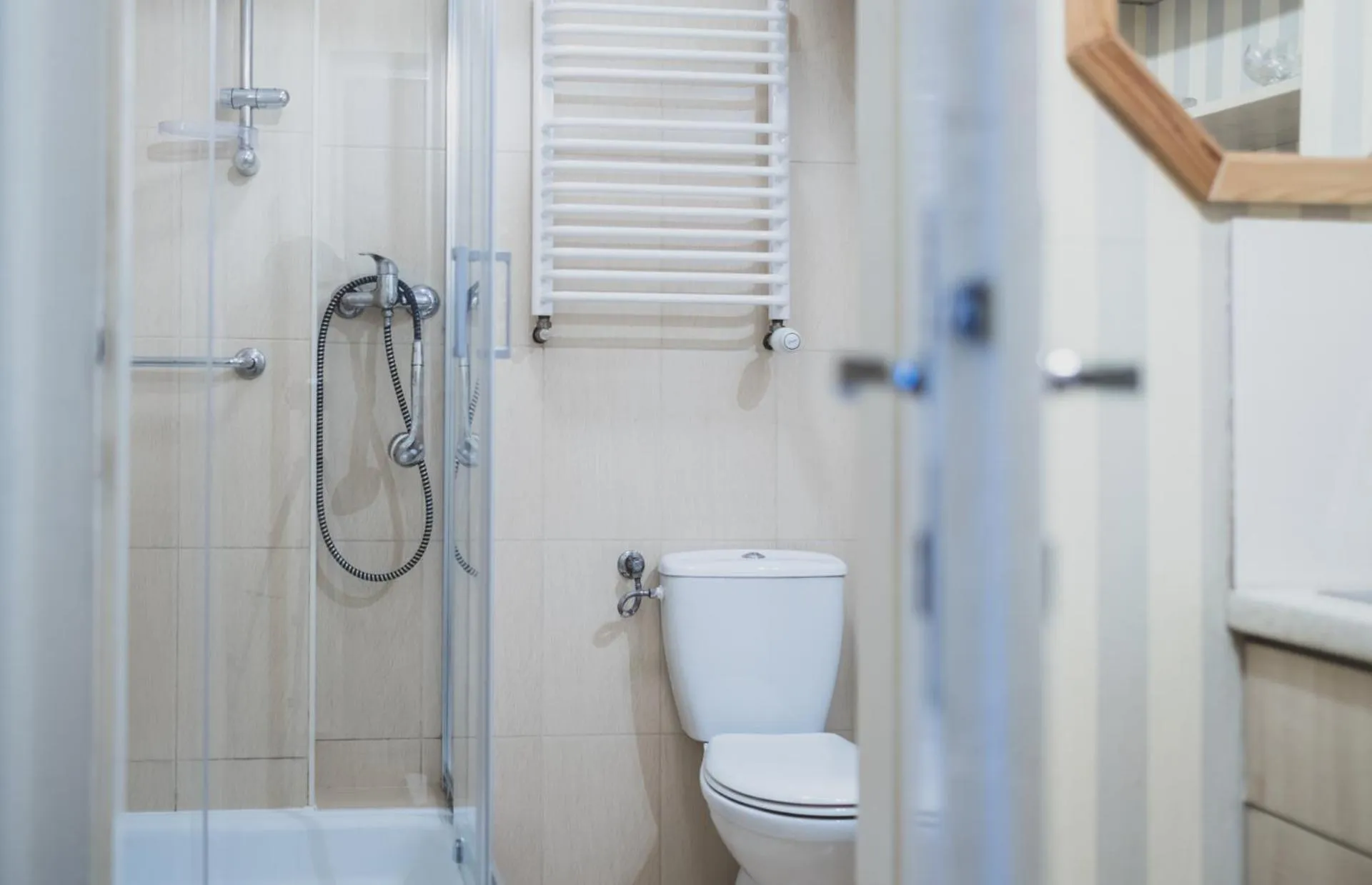 Bathroom in Cybulskiego Guest Rooms