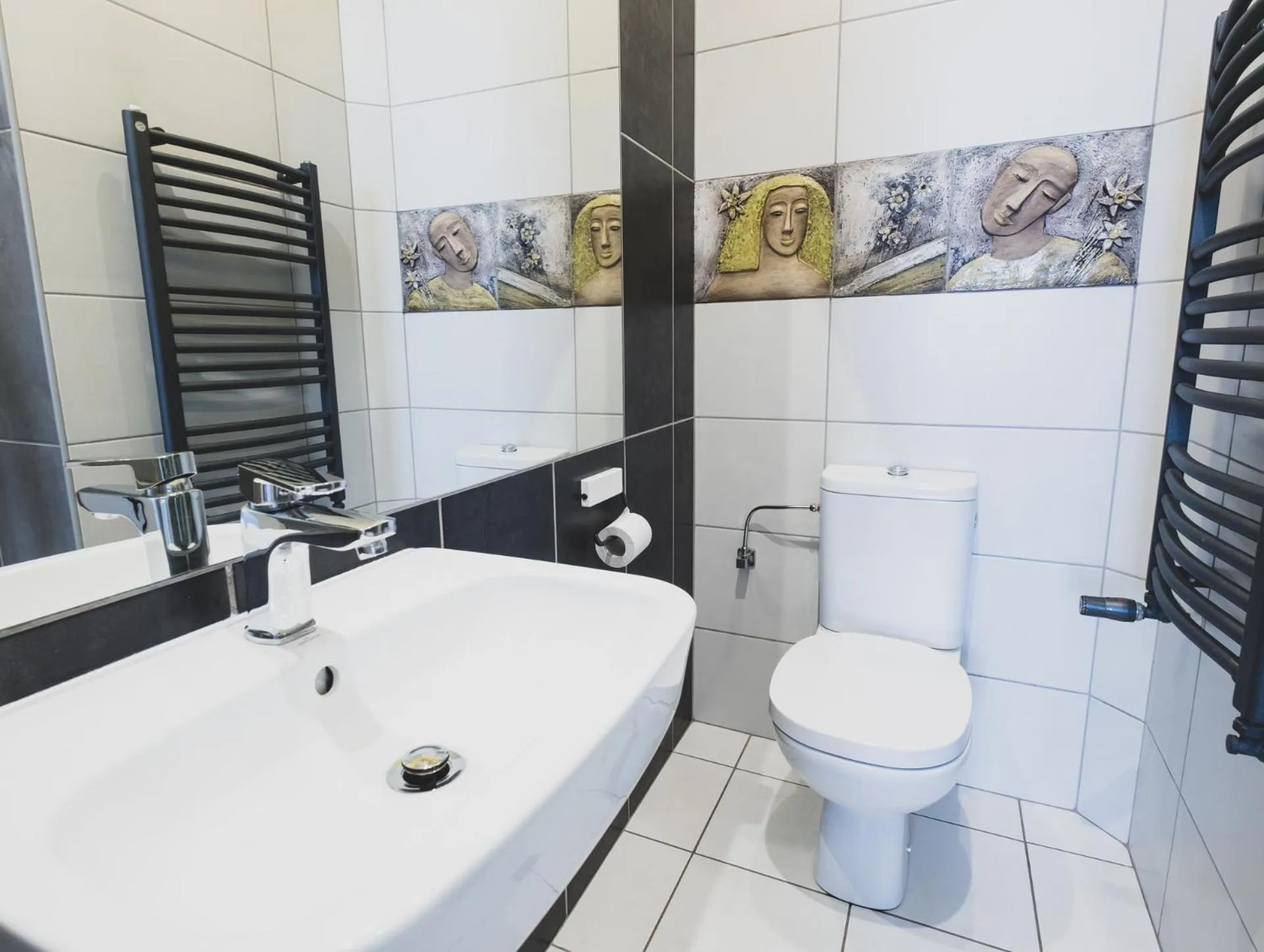 Toilet in Cybulskiego Guest Rooms