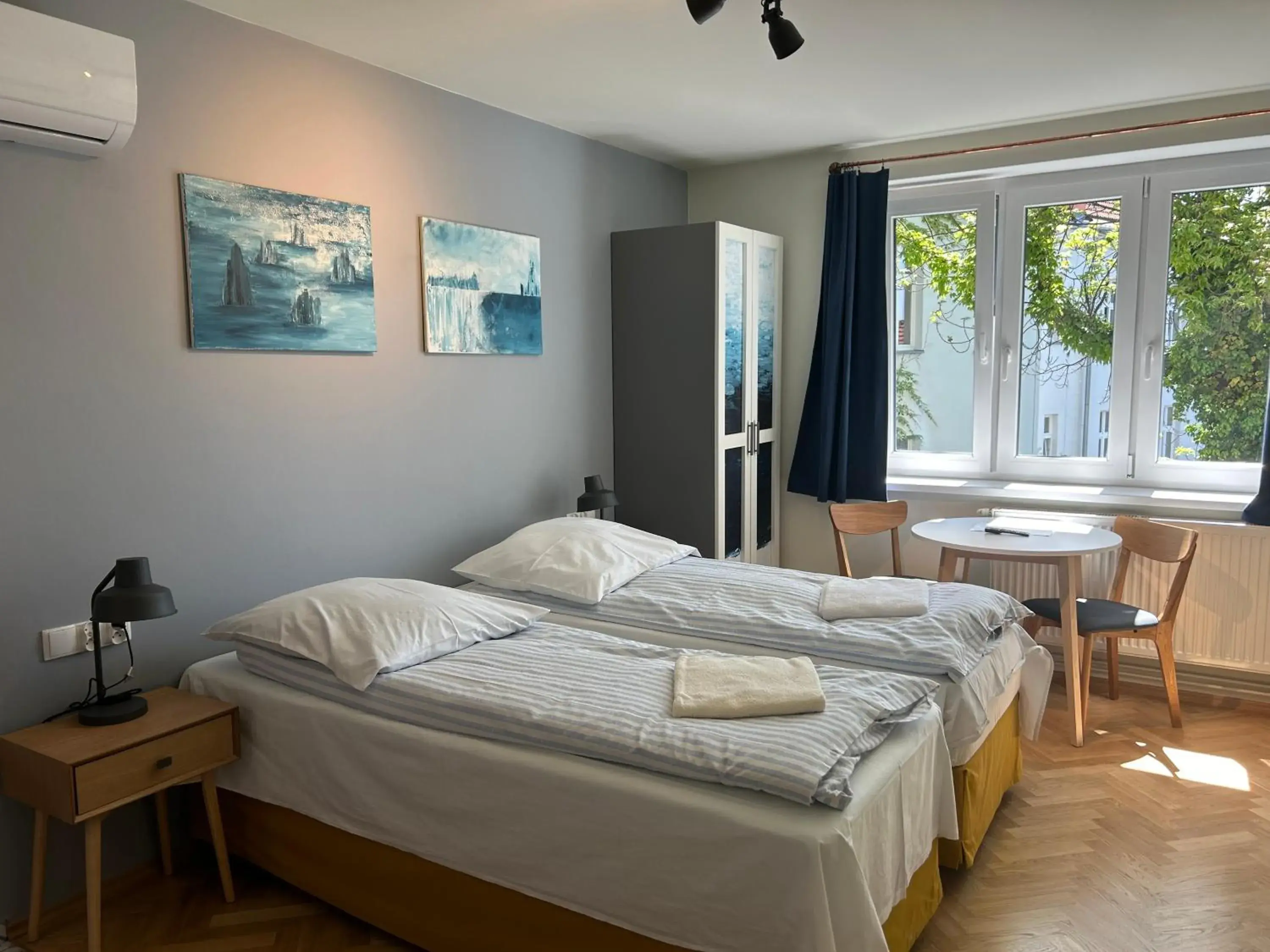 Deluxe Double Room - single occupancy in Cybulskiego Guest Rooms Deluxe Double Room - single occupancy in Cybulskiego Guest Rooms