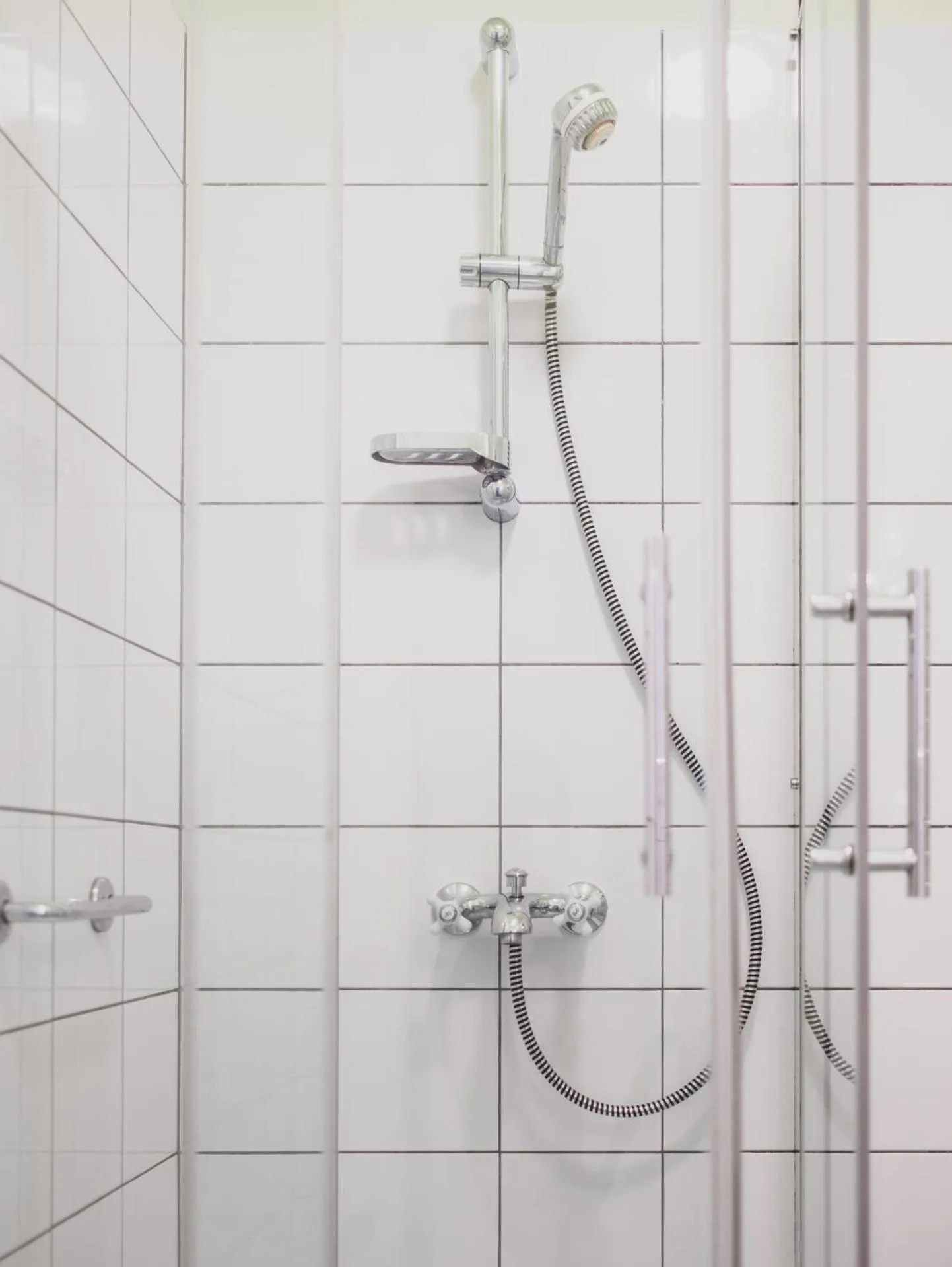Shower in Cybulskiego Guest Rooms