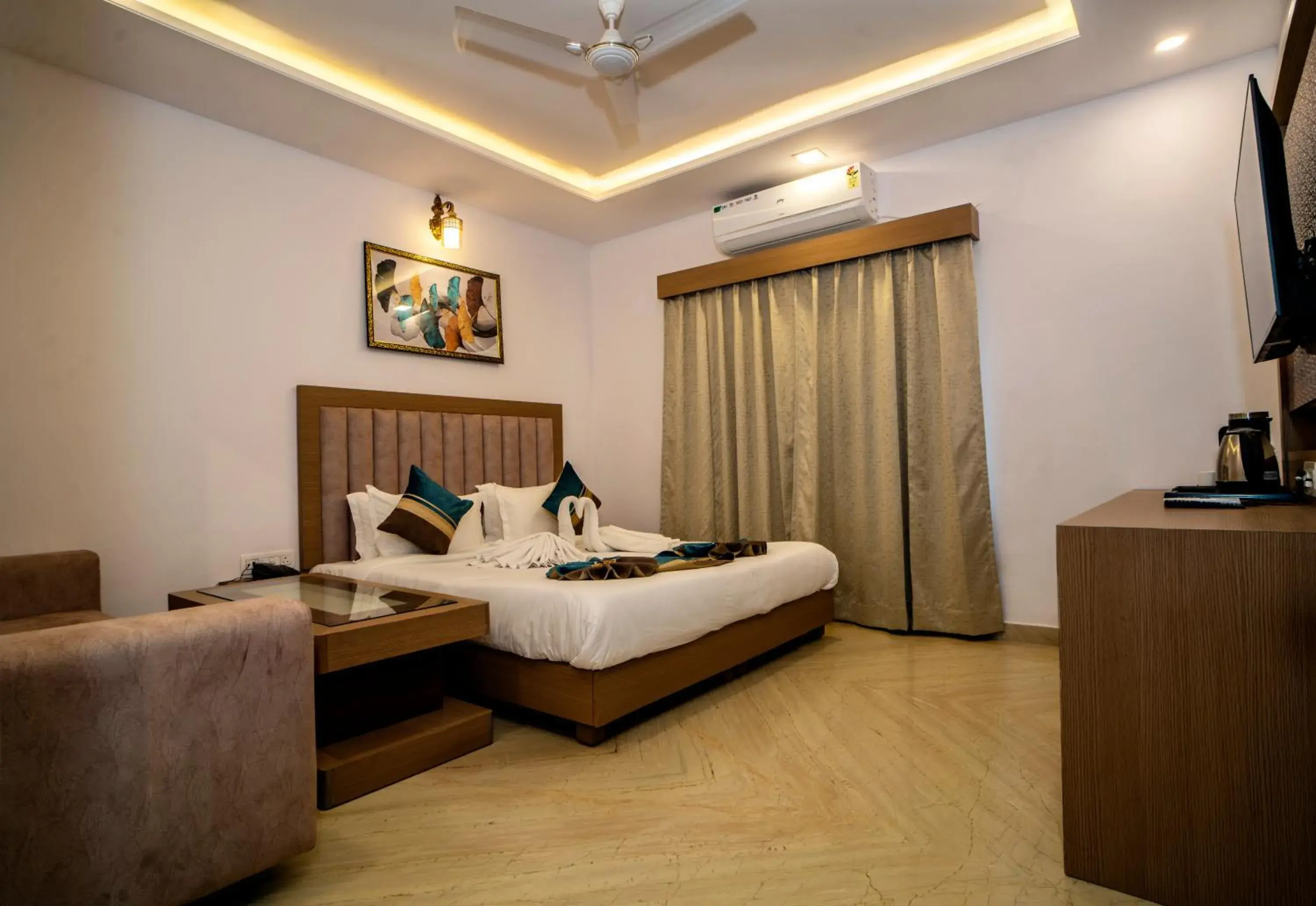 Deluxe King Room in Florence Continental Udaipur Deluxe King Room in Florence Continental Udaipur