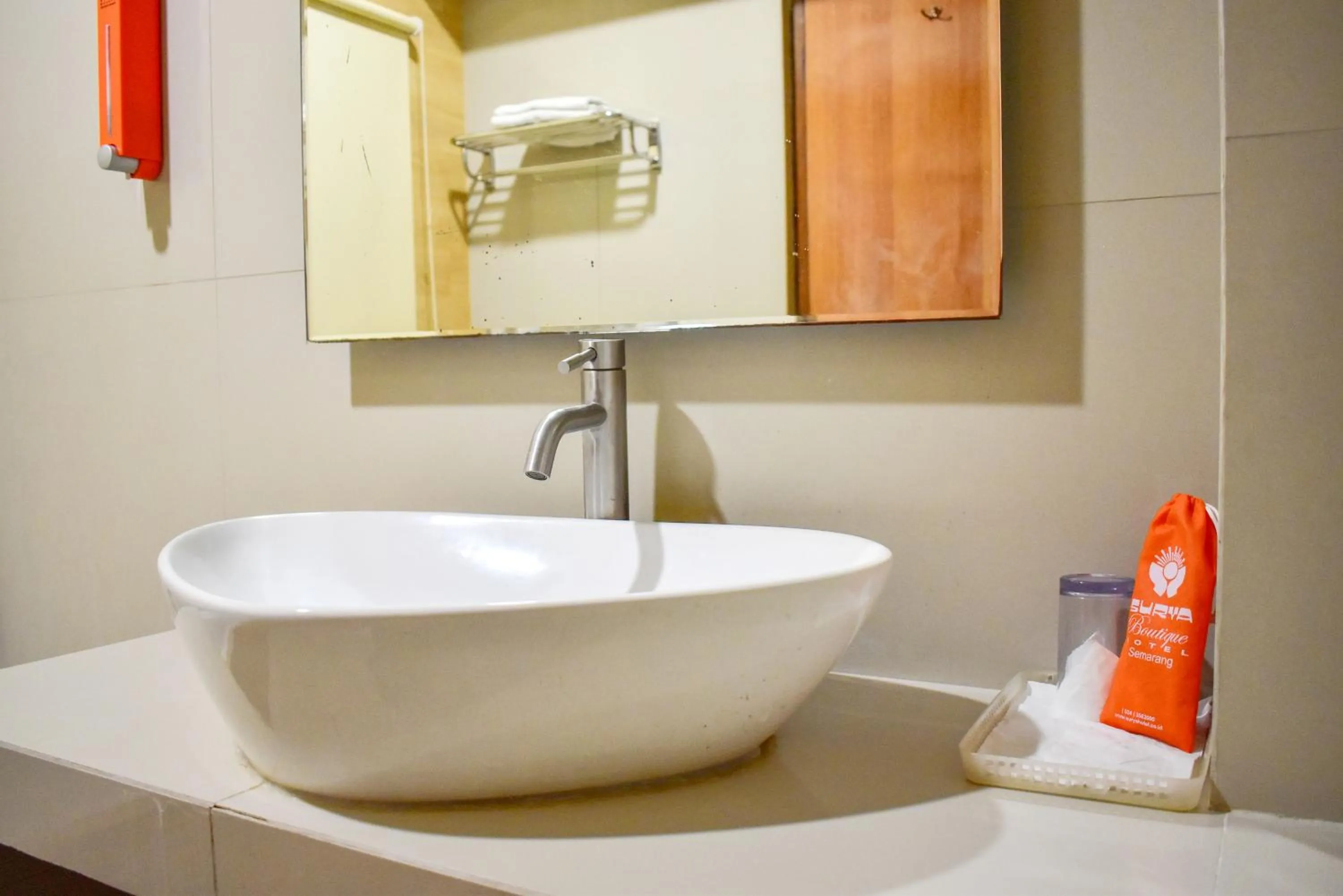 Bathroom in Surya Boutique Hotel Powered by Archipelago