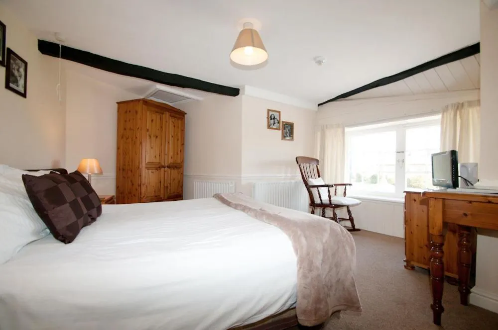 Photo of the whole room, Bed in Boot & Shoe Inn