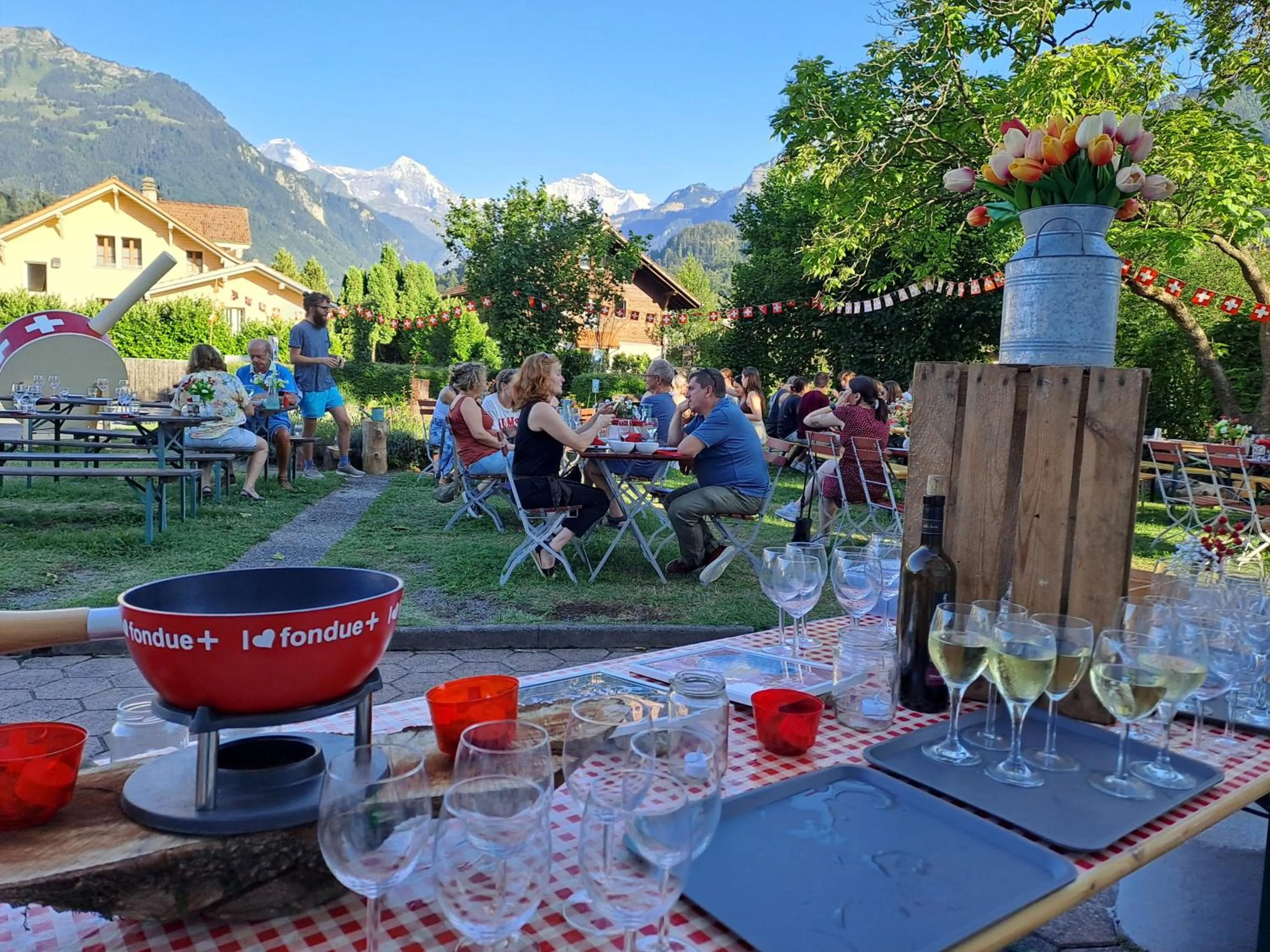 Lounge or bar in Adventure Hostel Interlaken