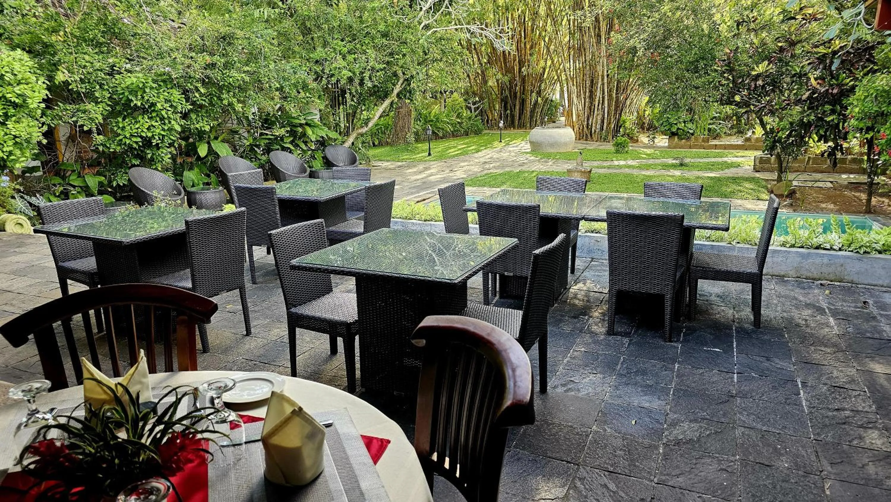 Restaurant/places to eat in Nooit Gedacht Heritage Hotel (Original Dutch Governors House)