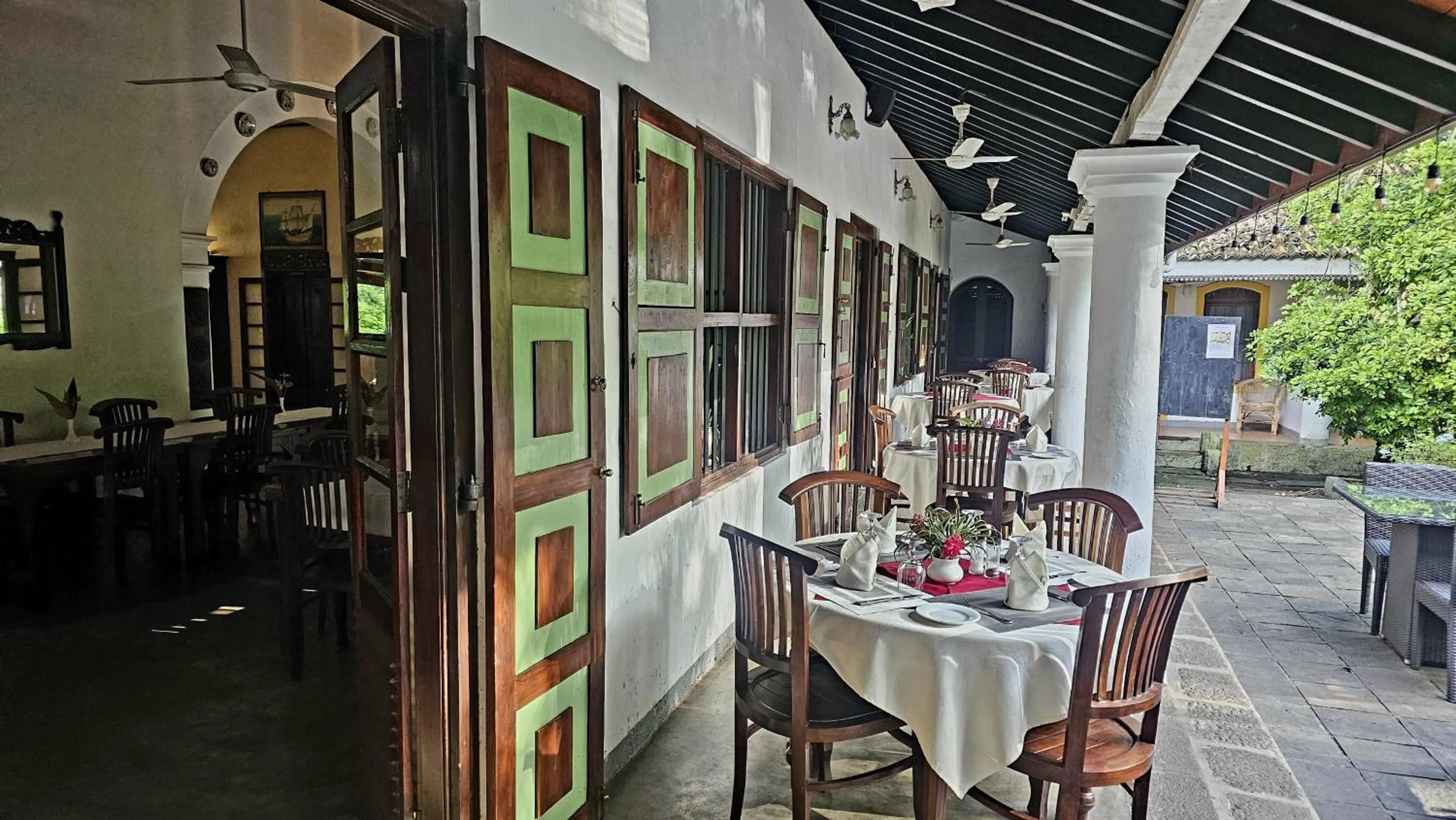 Restaurant/places to eat in Nooit Gedacht Heritage Hotel (Original Dutch Governors House)