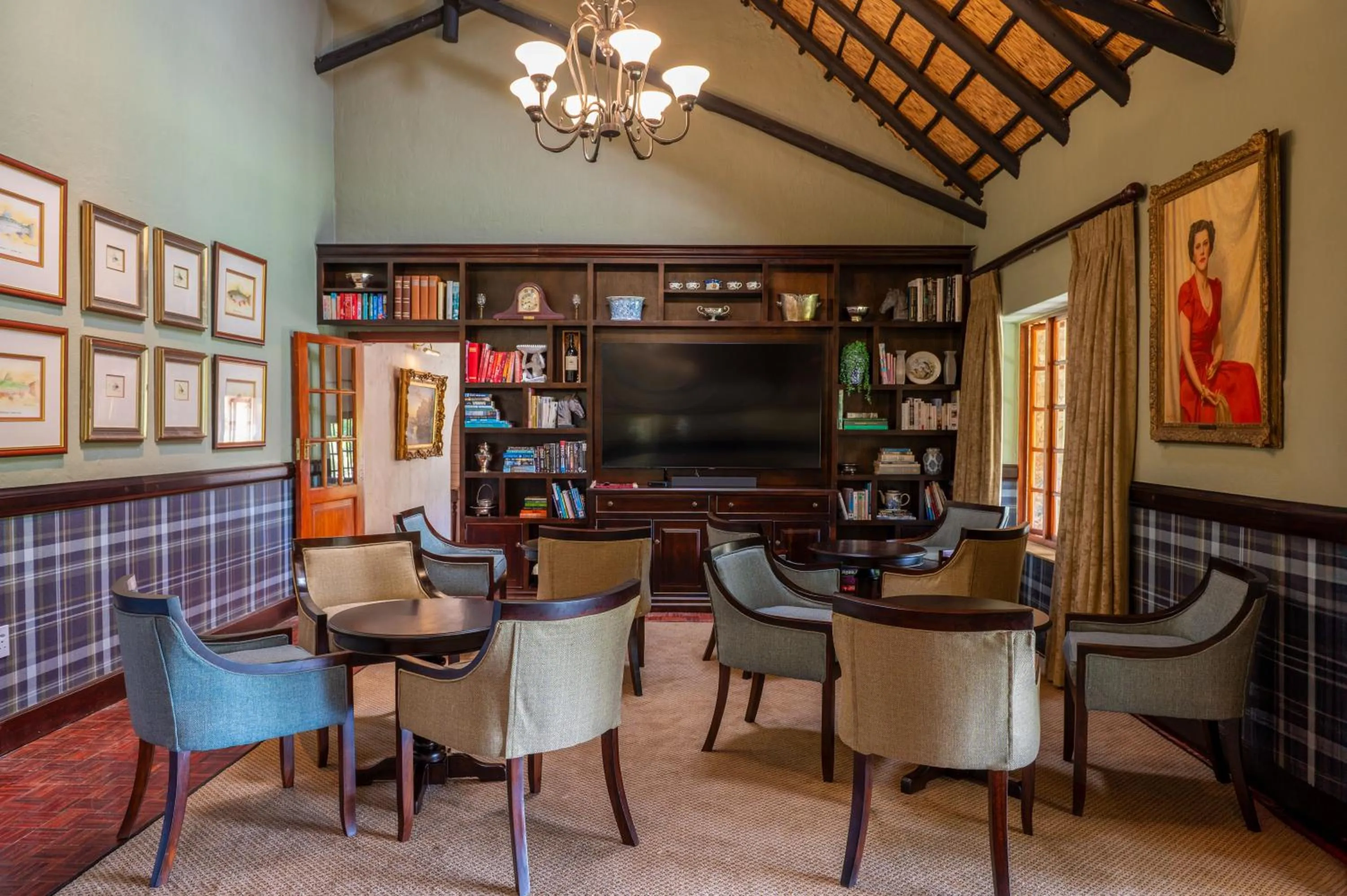 Library in Walkersons Hotel & Spa