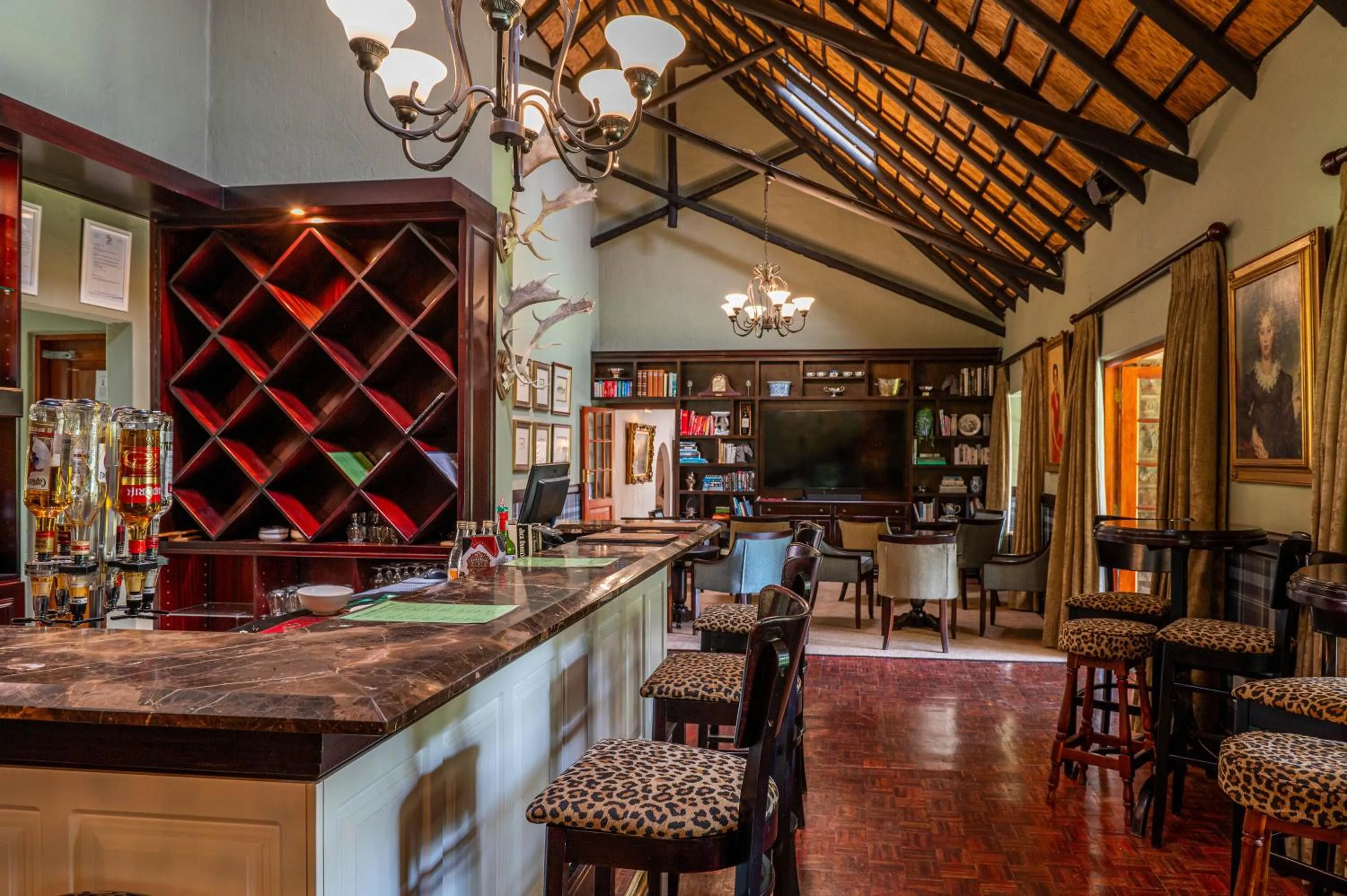 Library in Walkersons Hotel & Spa