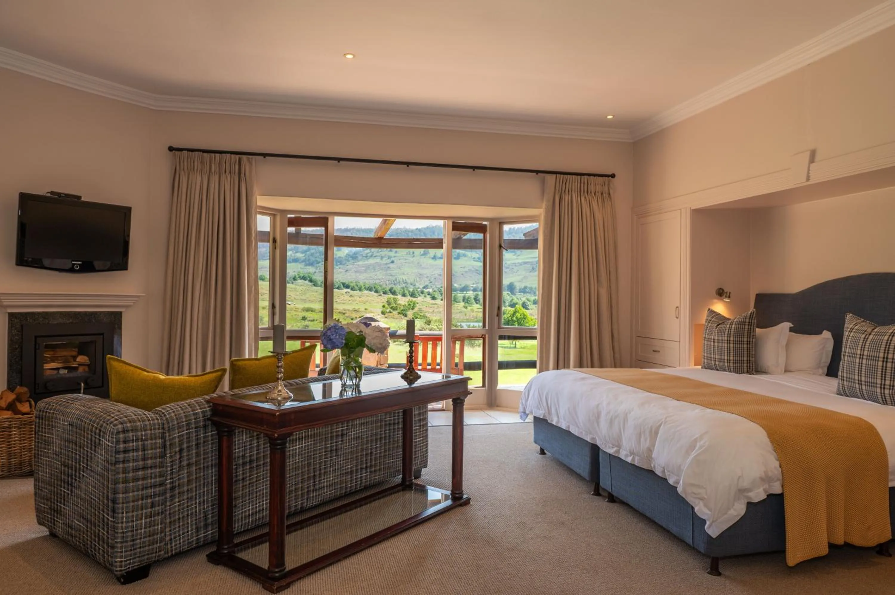 Patio, Bed in Walkersons Hotel & Spa