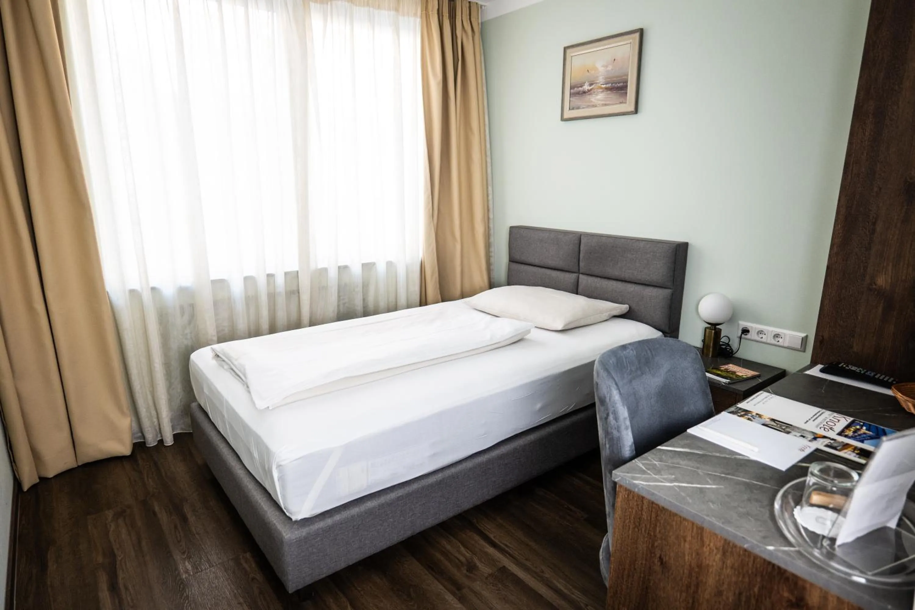 Bedroom, Bed in Hotel & Restaurant Knote