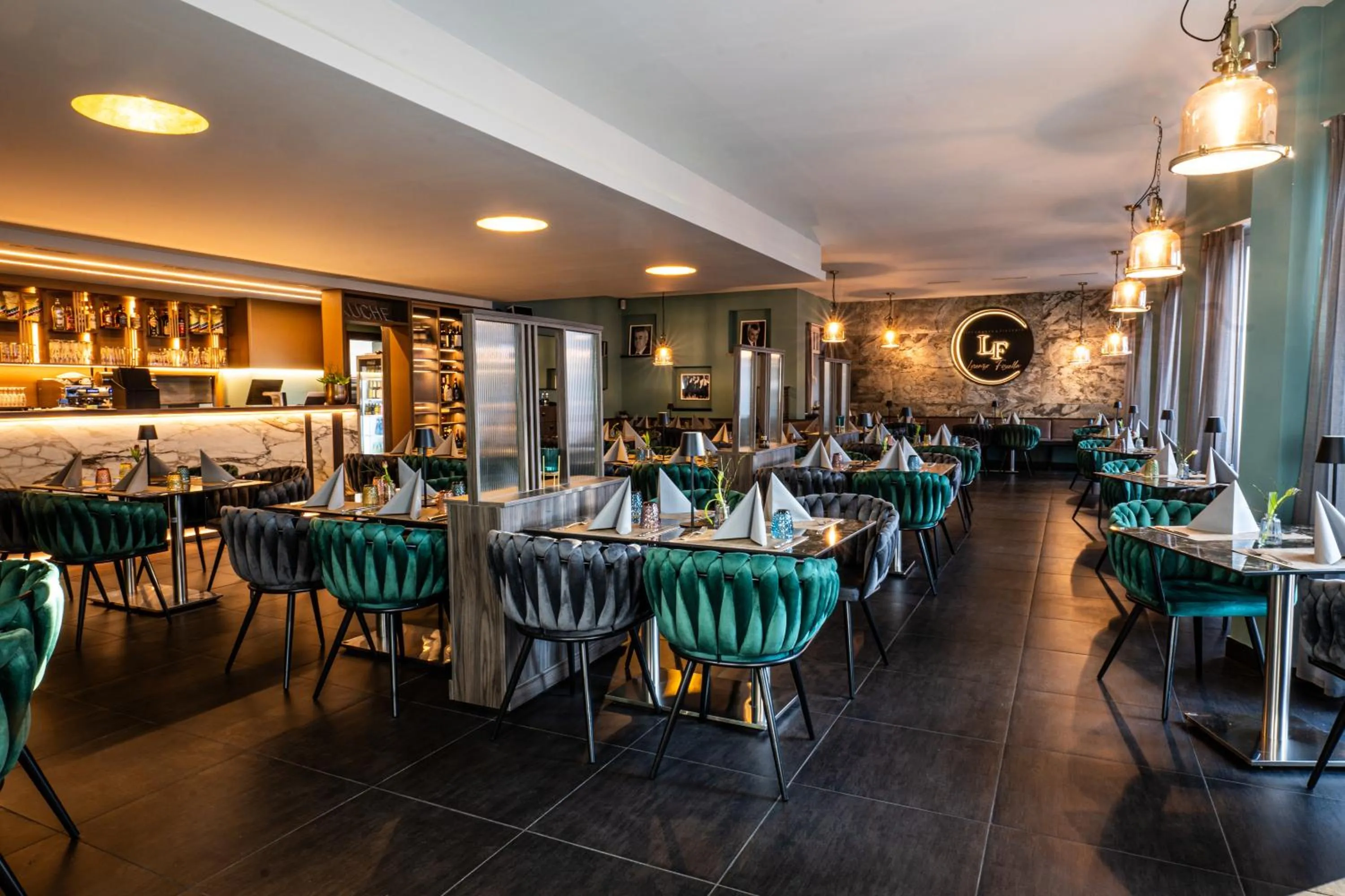 Restaurant/places to eat in Hotel & Restaurant Knote